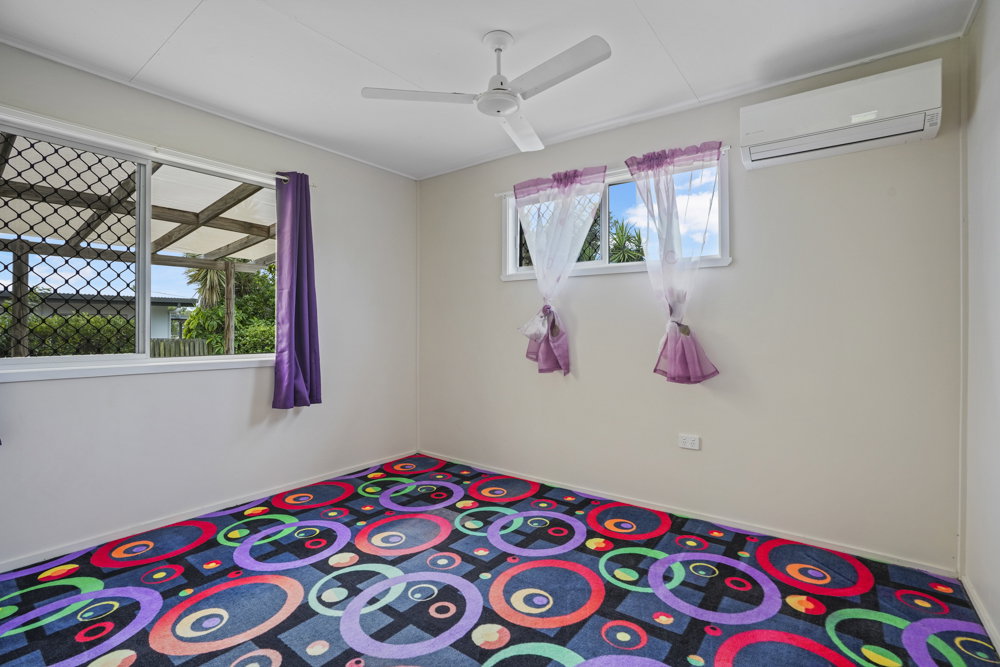 8 Lorikeet Avenue, New Auckland  QLD  4680