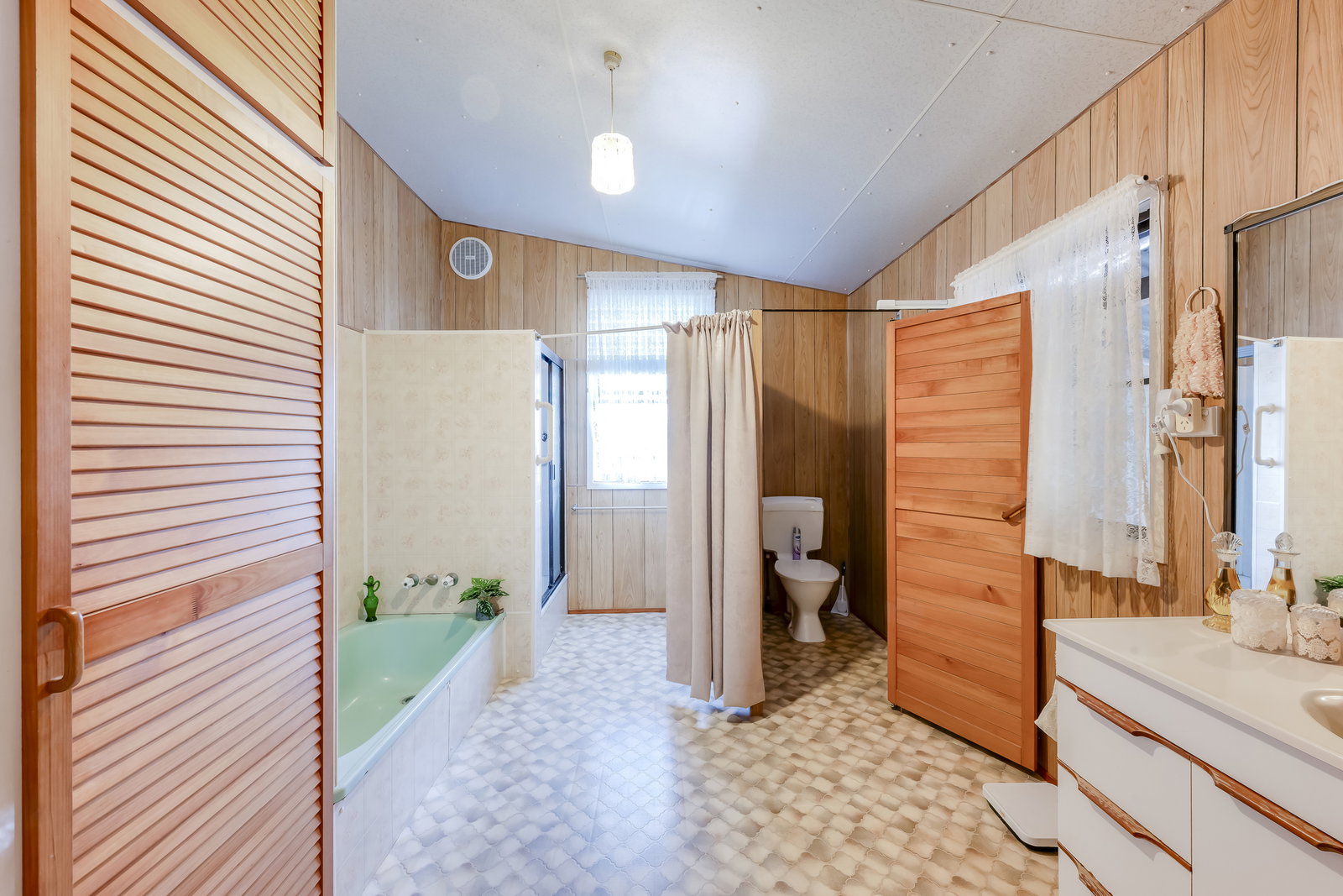 1884 Gin Gin Road, South Kolan  QLD  4670