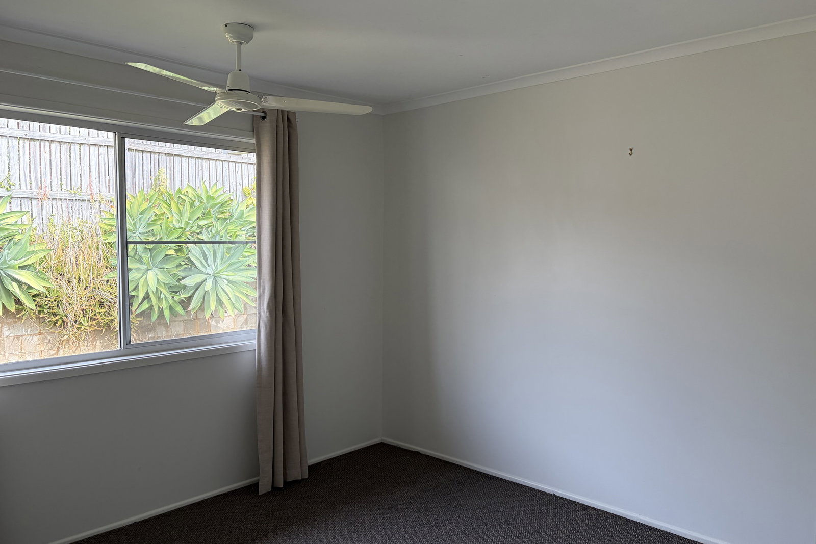 6 Saturn Crescent, Telina  QLD  4680