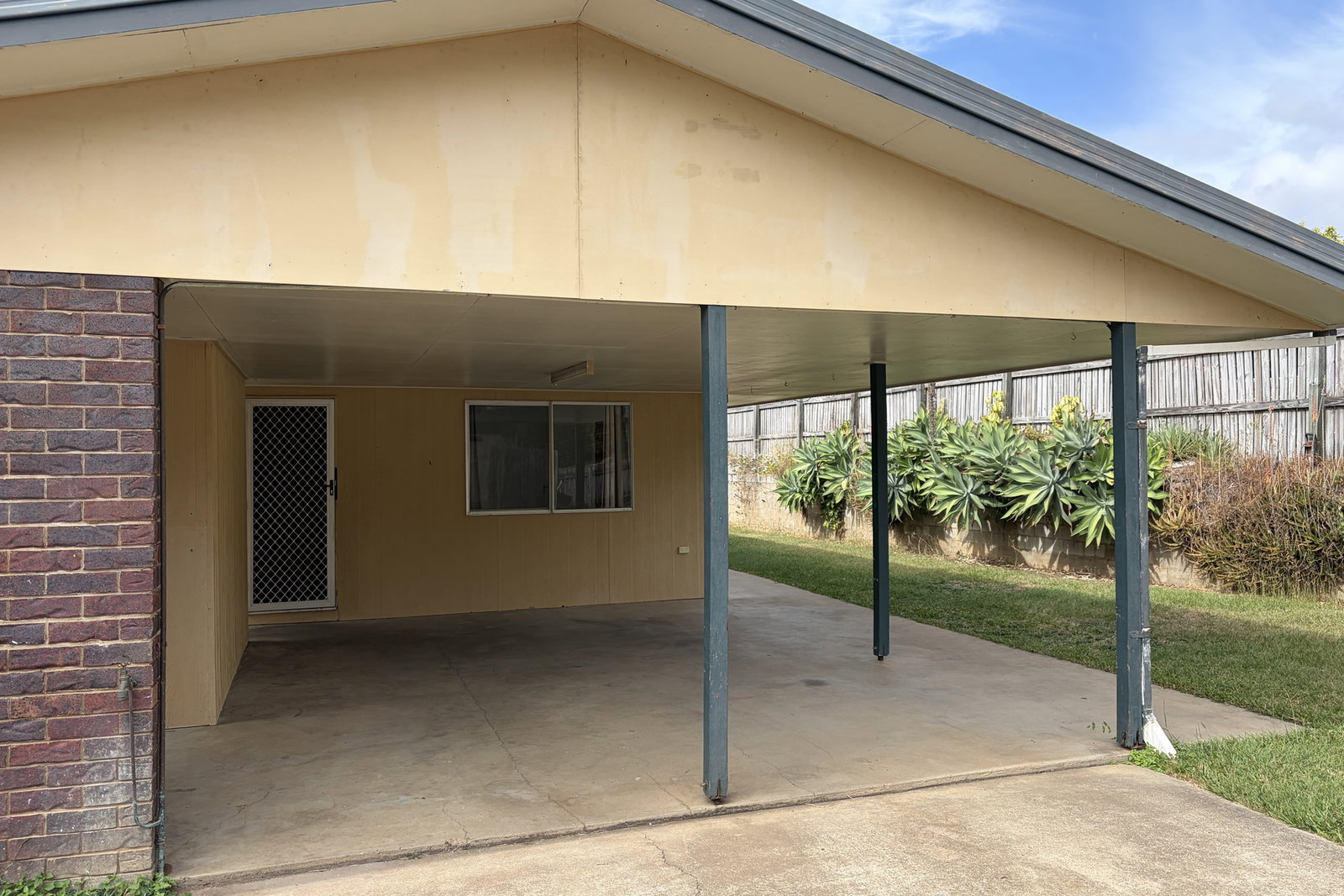 6 Saturn Crescent, Telina  QLD  4680