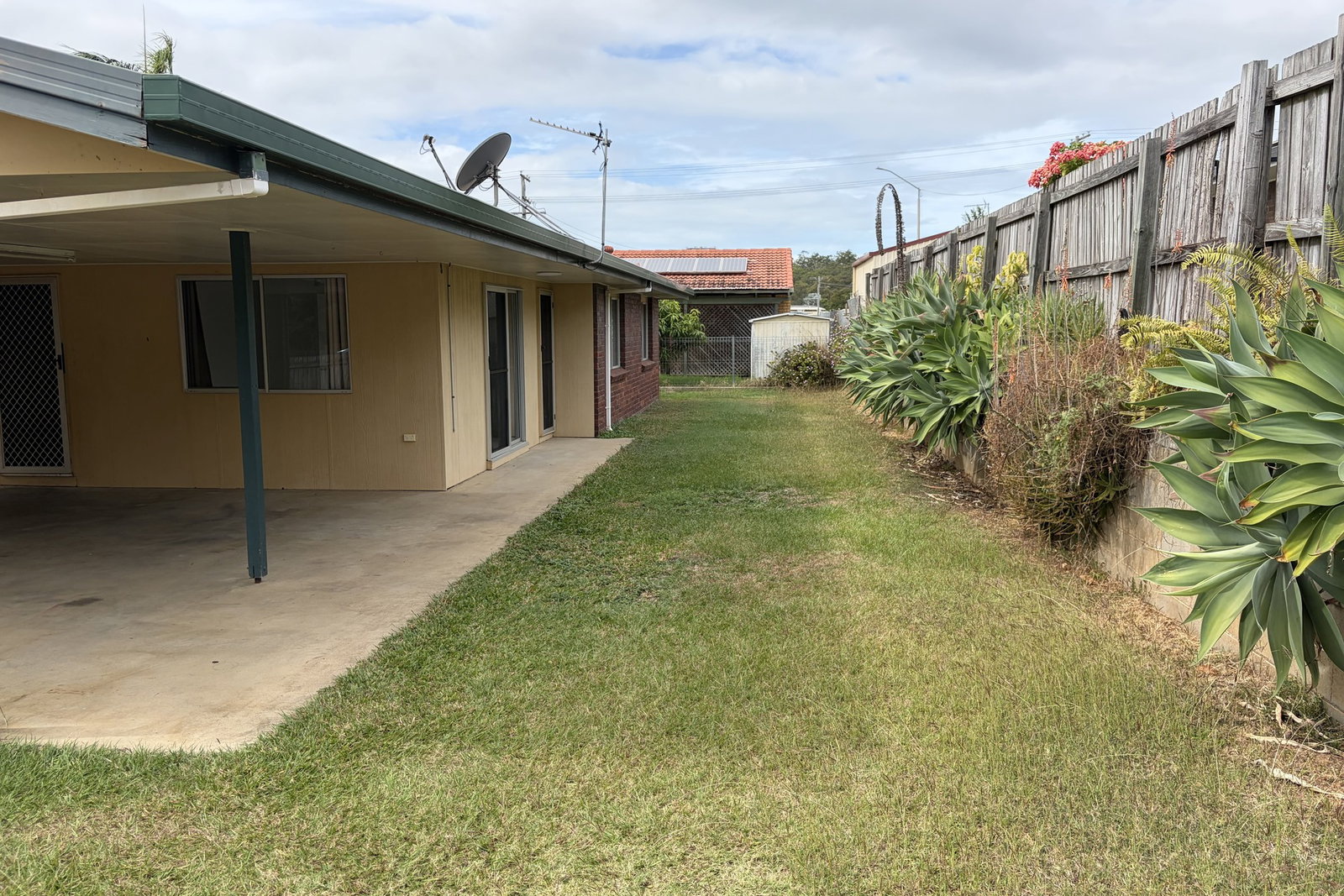 6 Saturn Crescent, Telina  QLD  4680