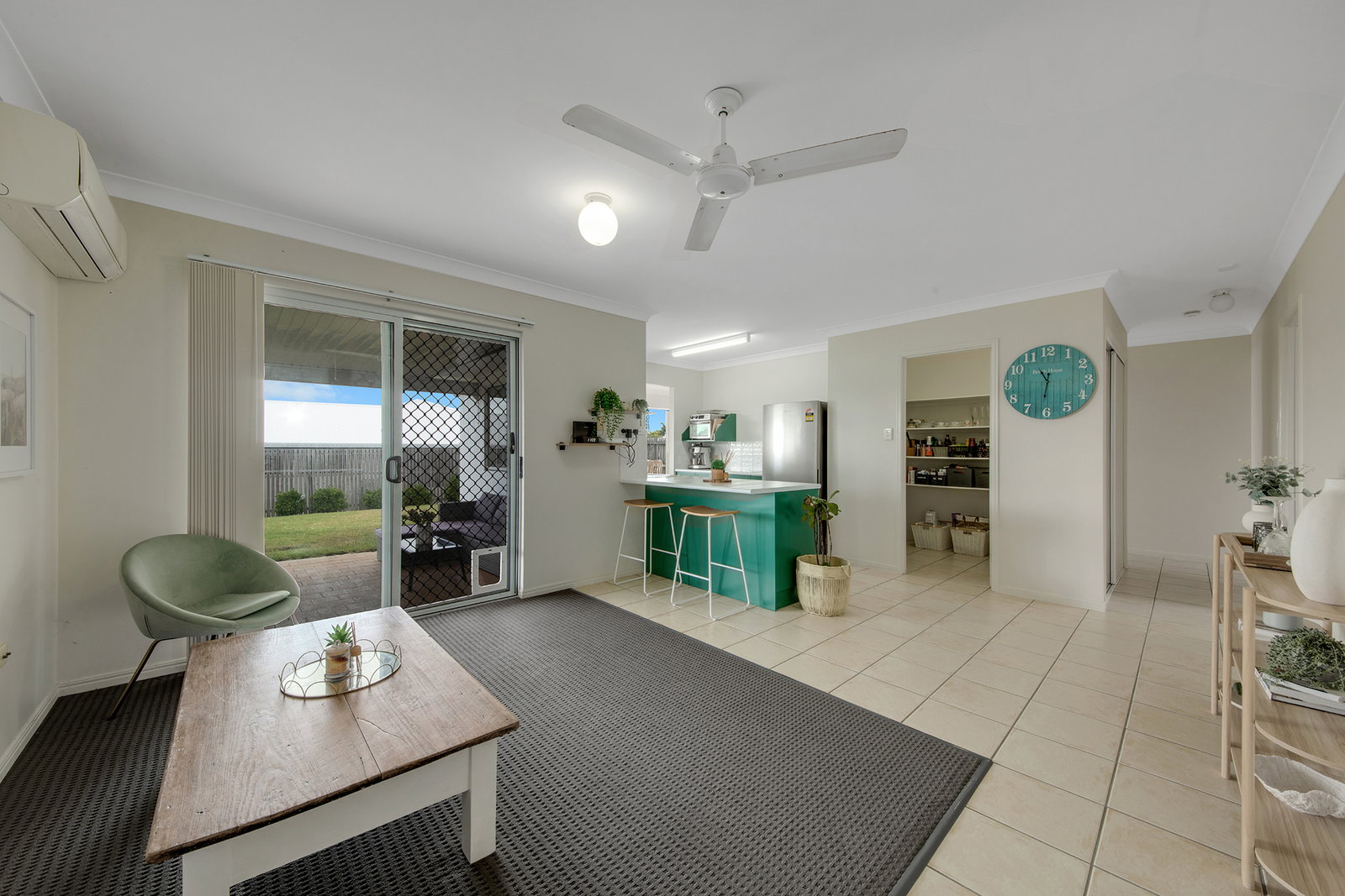 6 Saxonvale Court, New Auckland  QLD  4680