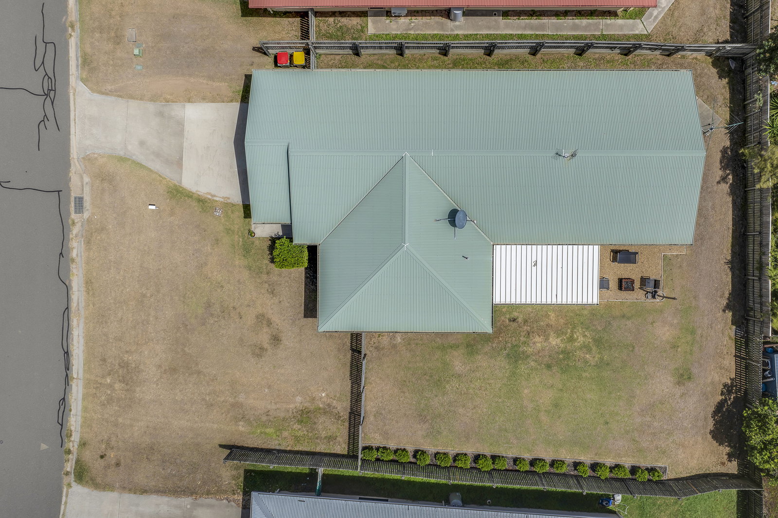 6 Saxonvale Court, New Auckland  QLD  4680