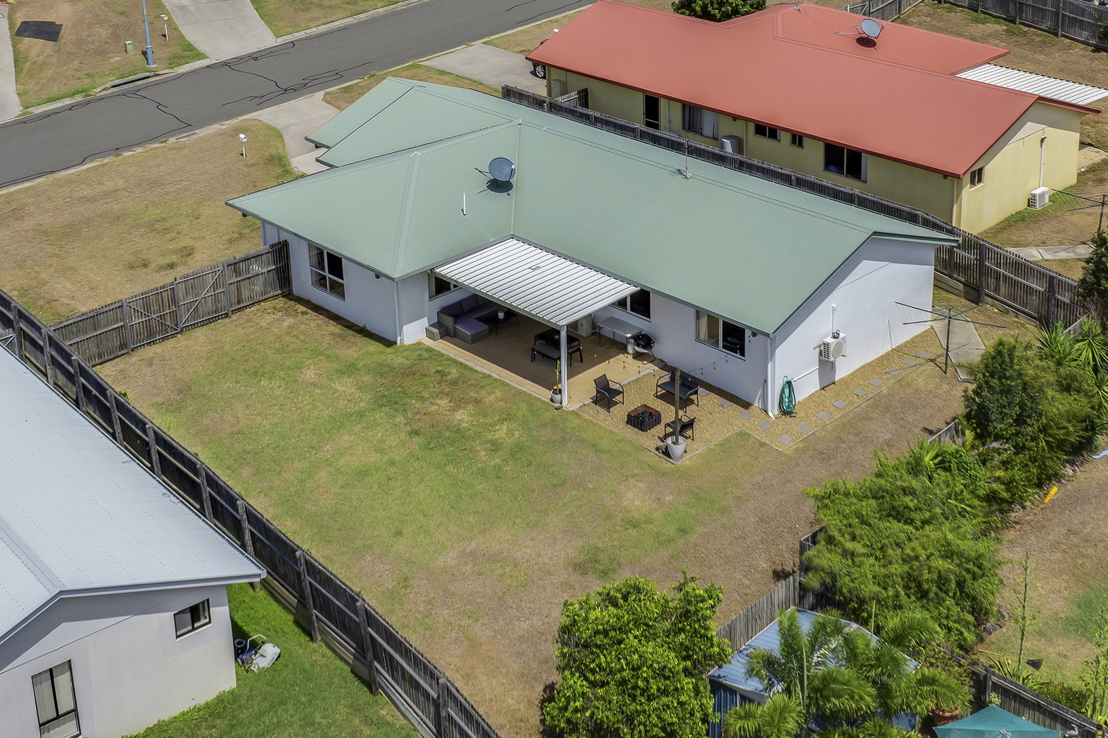 6 Saxonvale Court, New Auckland  QLD  4680