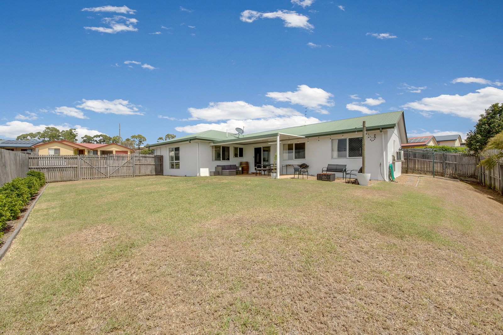 6 Saxonvale Court, New Auckland  QLD  4680