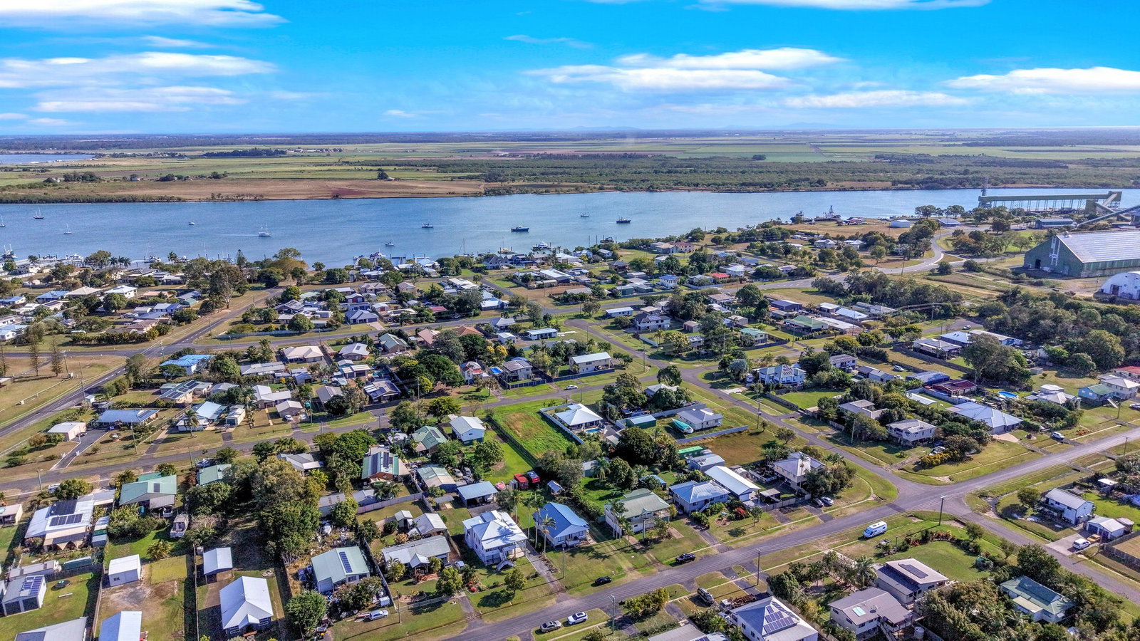 16 Doctor Street, Burnett Heads  QLD  4670