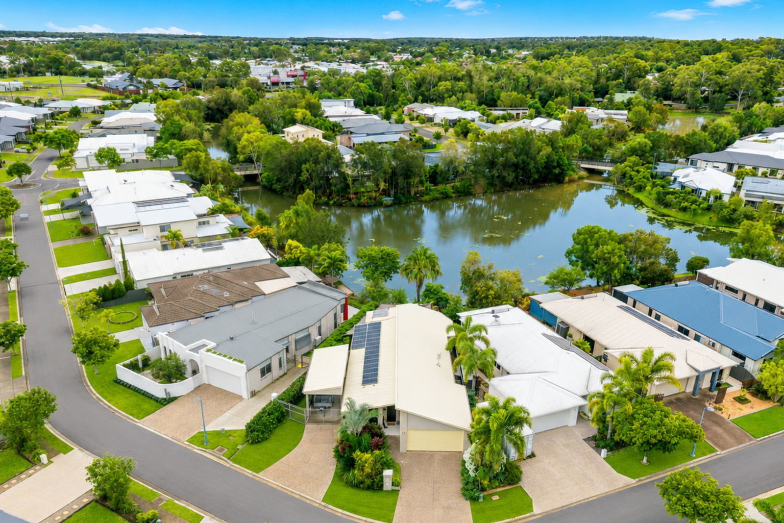 13 Satinwood Avenue, Urraween  QLD  4655