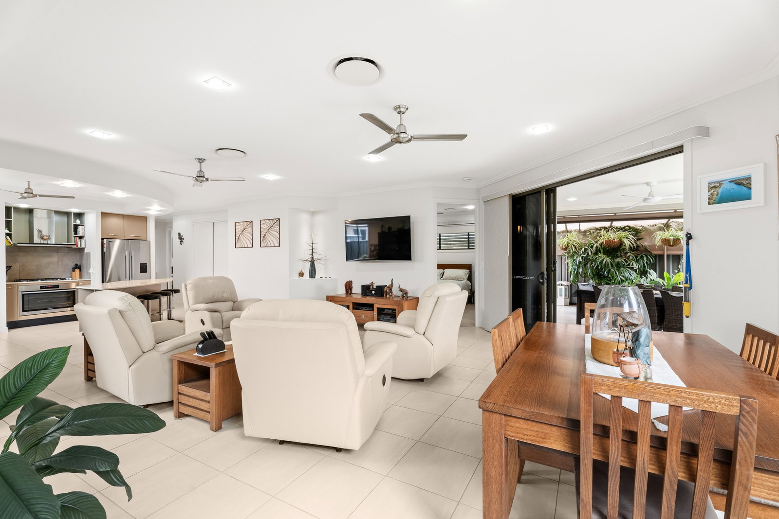 13 Satinwood Avenue, Urraween  QLD  4655