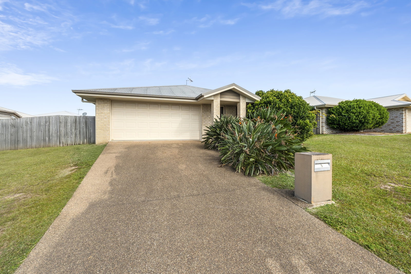 5 Hintz Street, Branyan  QLD  4670