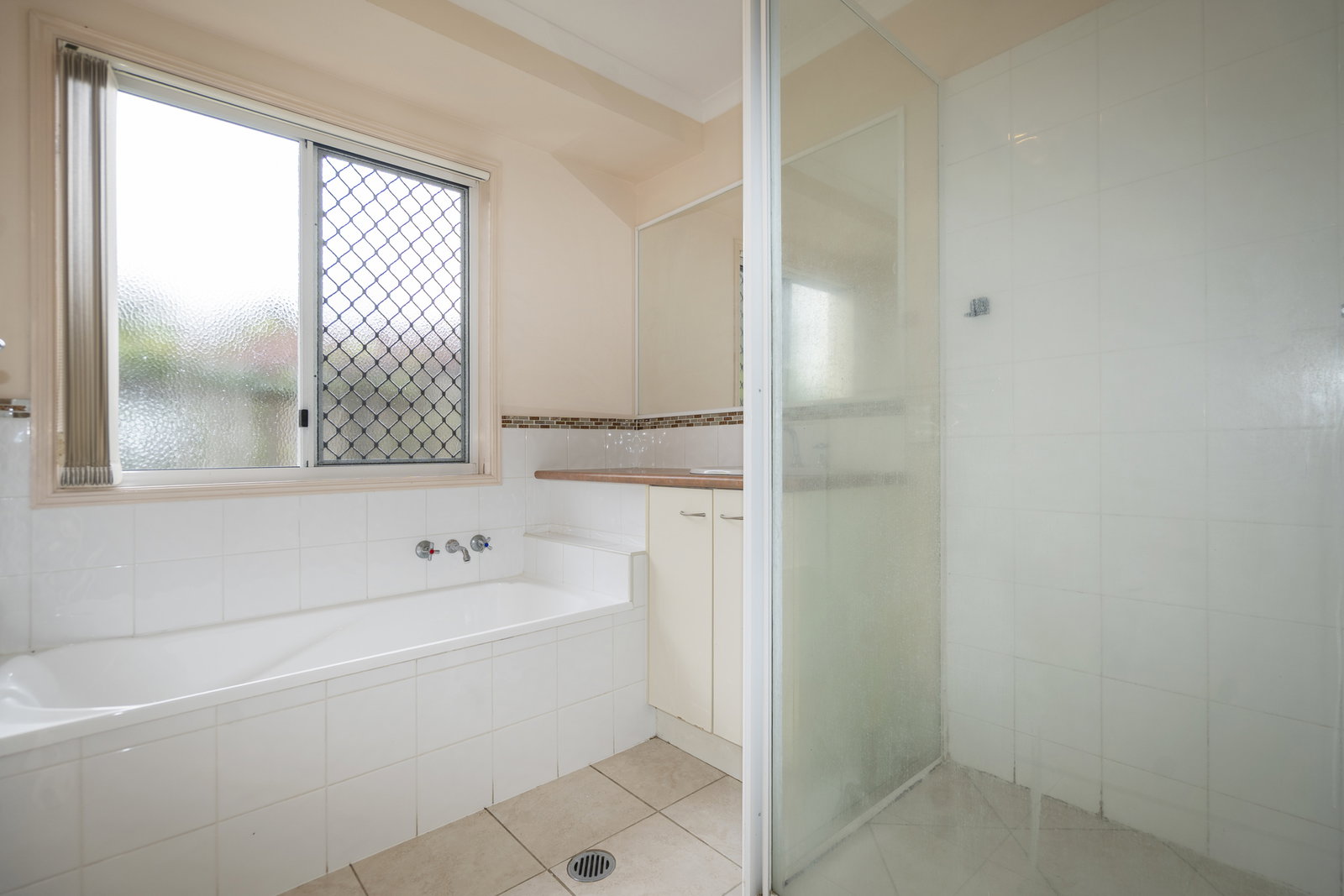 108 Clearview Avenue, Thabeban  QLD  4670