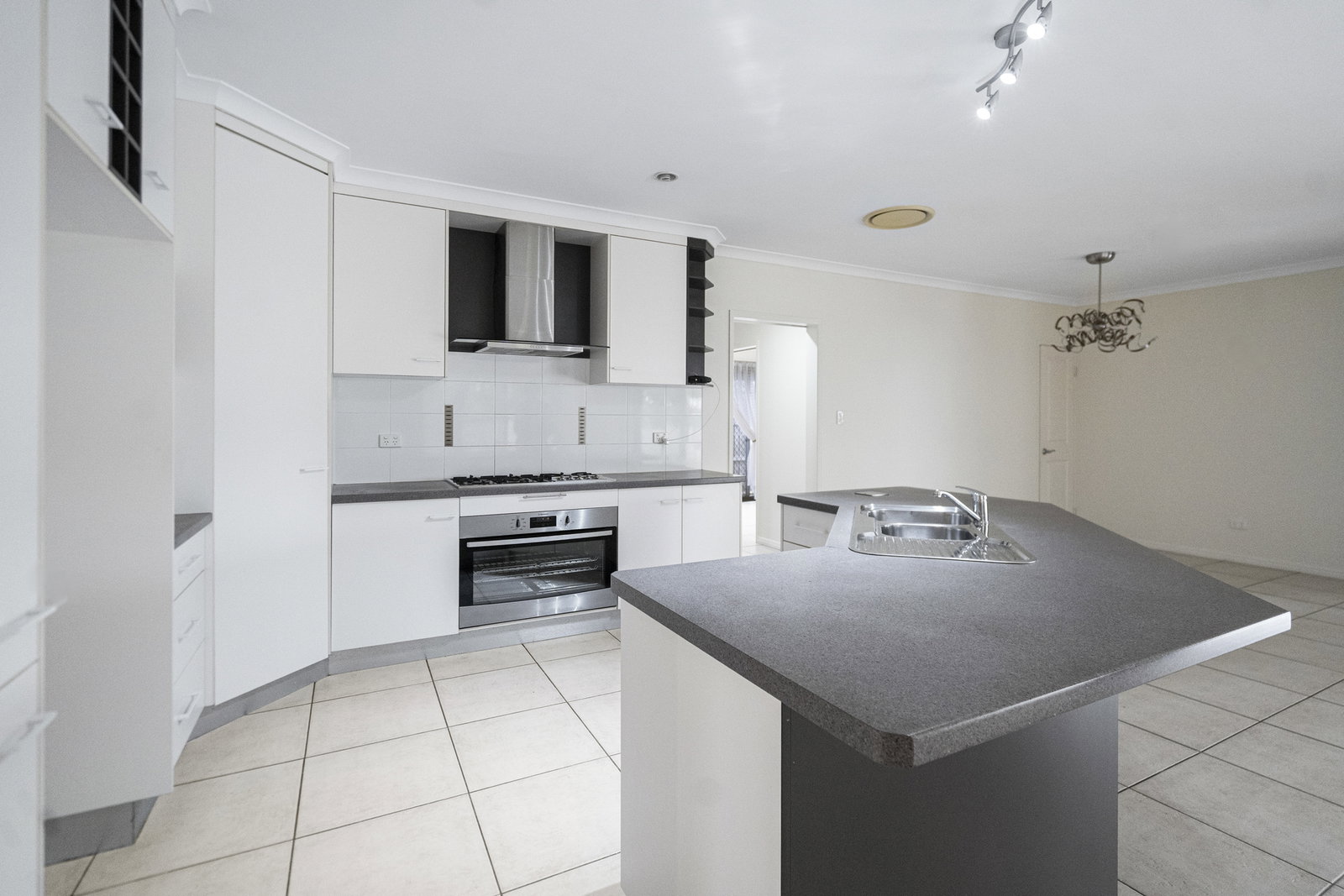 16 Bisdee Street, Coral Cove  QLD  4670