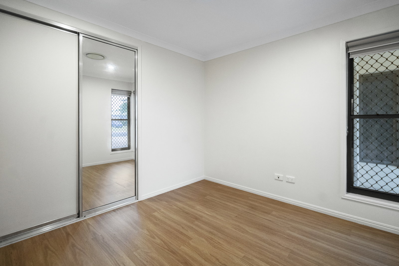 16 Bisdee Street, Coral Cove  QLD  4670