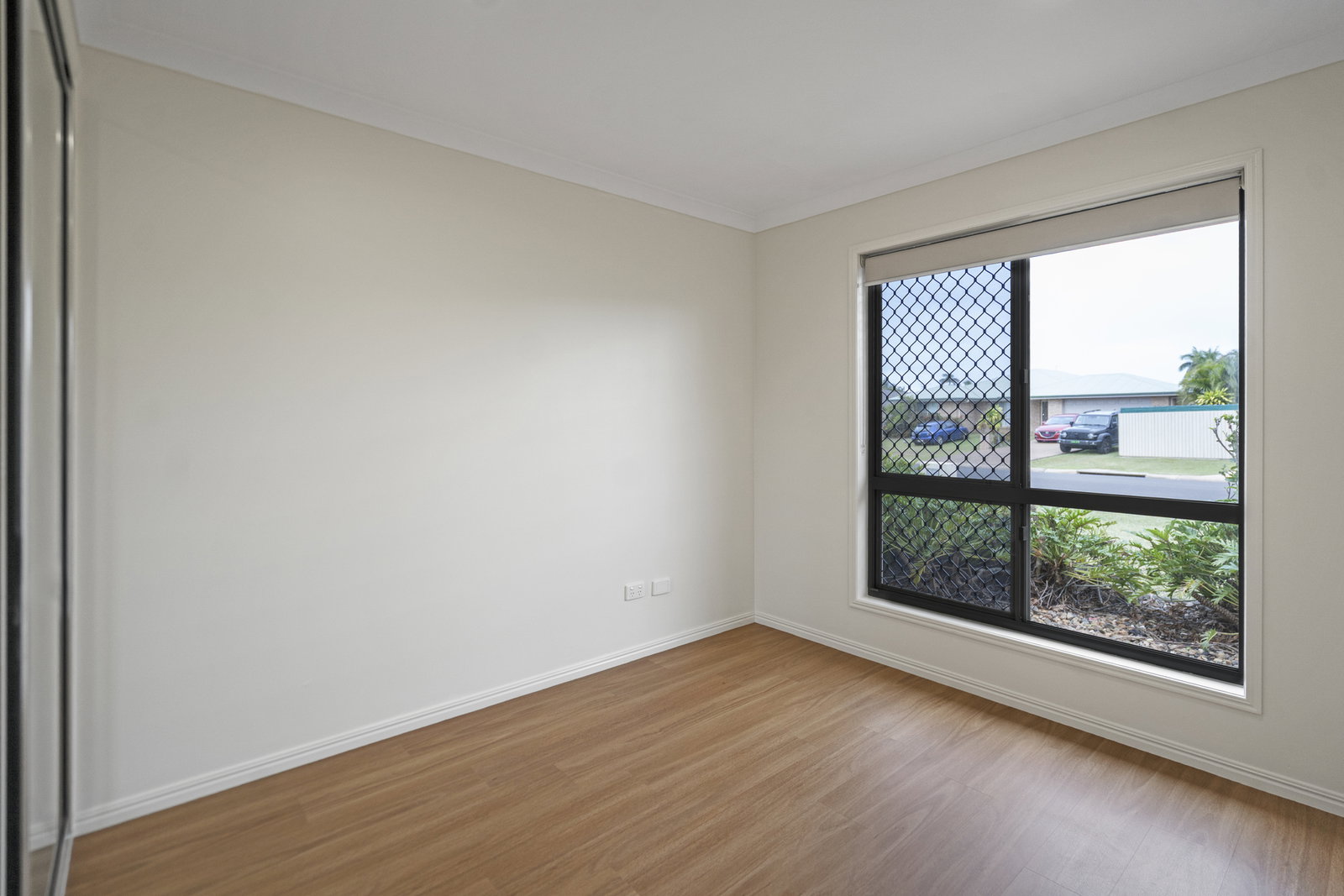 16 Bisdee Street, Coral Cove  QLD  4670