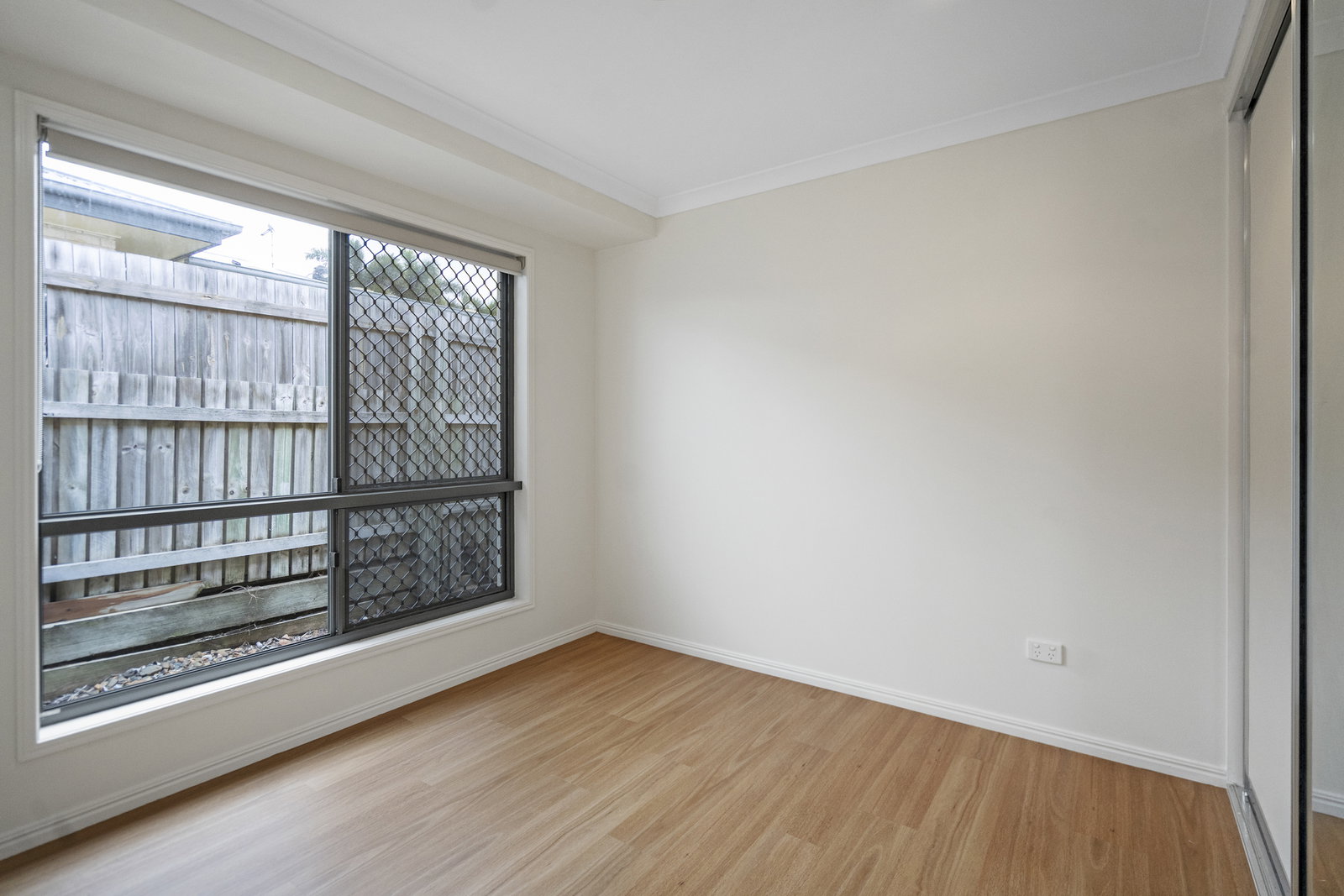 16 Bisdee Street, Coral Cove  QLD  4670