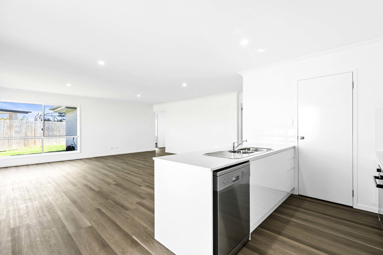 2 Harmony Avenue, Urraween  QLD  4655