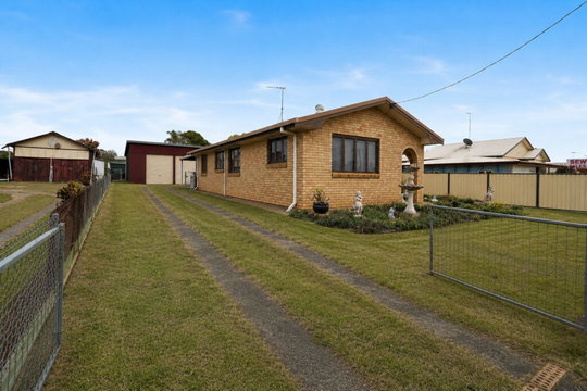 81 Boundary Street, Walkervale  QLD  4670