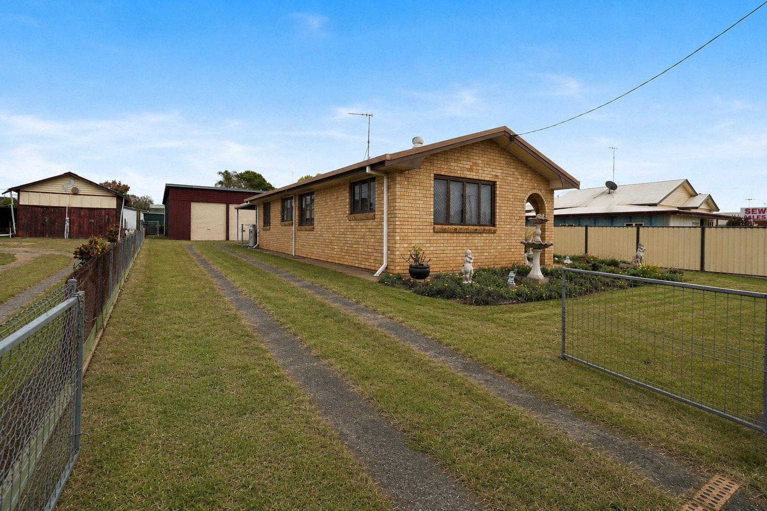 81 Boundary Street, Walkervale  QLD  4670