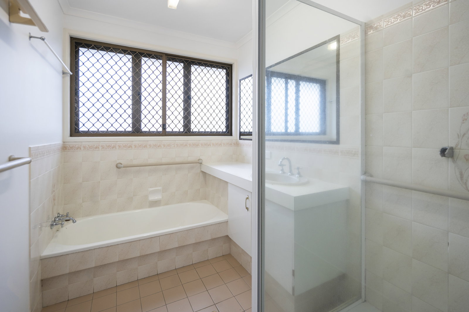 81 Boundary Street, Walkervale  QLD  4670