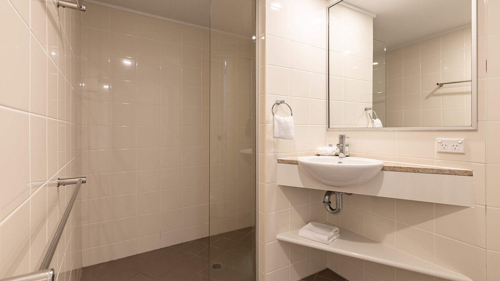 111/9 Beaches Village Circuit, Agnes Water  QLD  4677