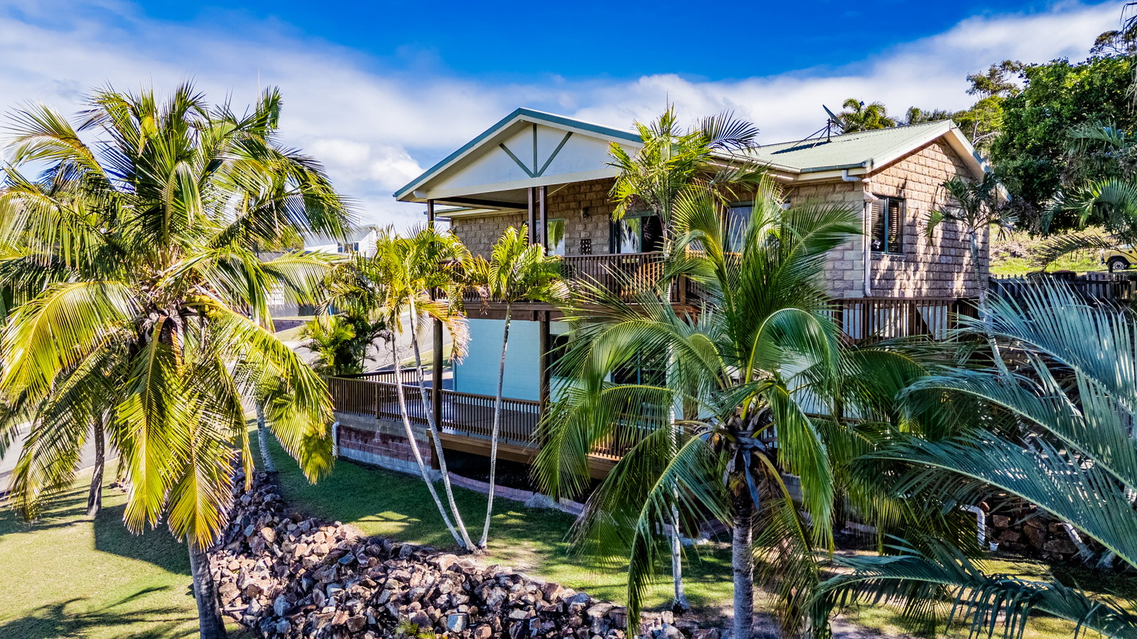 2 Woodrow Drive, Agnes Water  QLD  4677