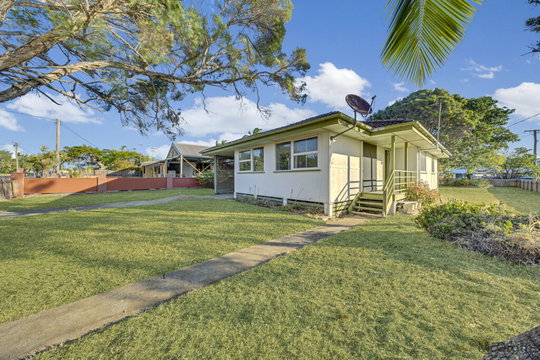 63 Wood Street, Barney Point  QLD  4680
