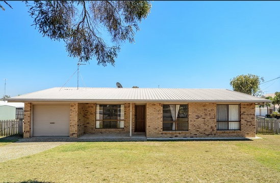 2 Valiant Court, Clinton  QLD  4680