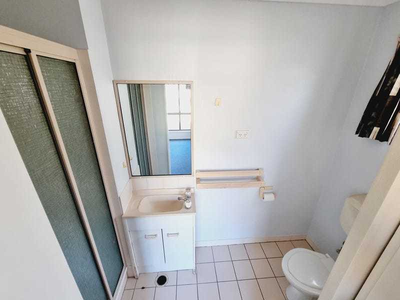 2 Valiant Court, Clinton  QLD  4680