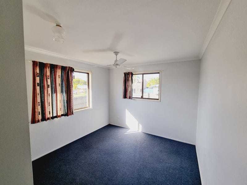 2 Valiant Court, Clinton  QLD  4680