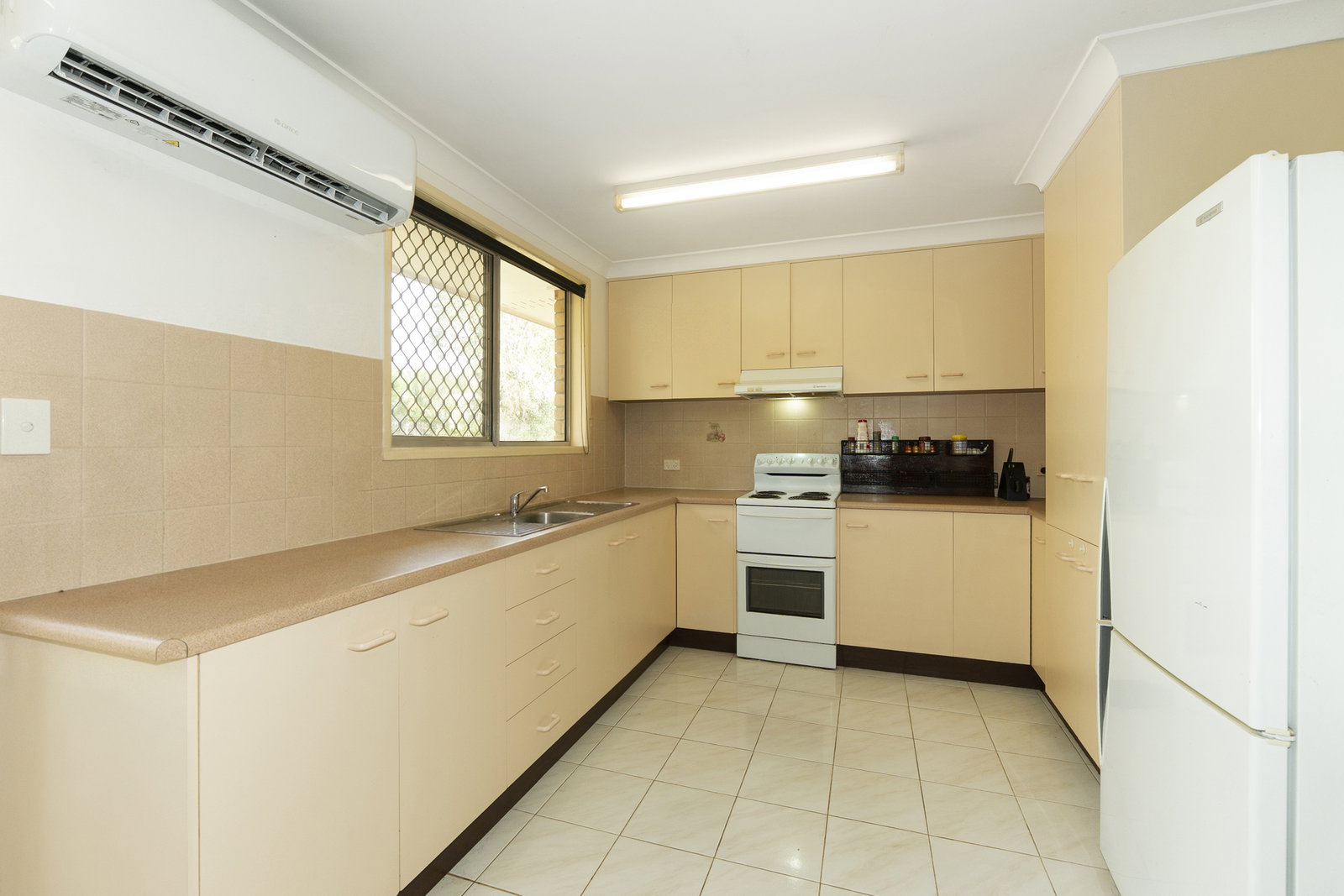 2/21 Kinghorn Street, Kalkie  QLD  4670