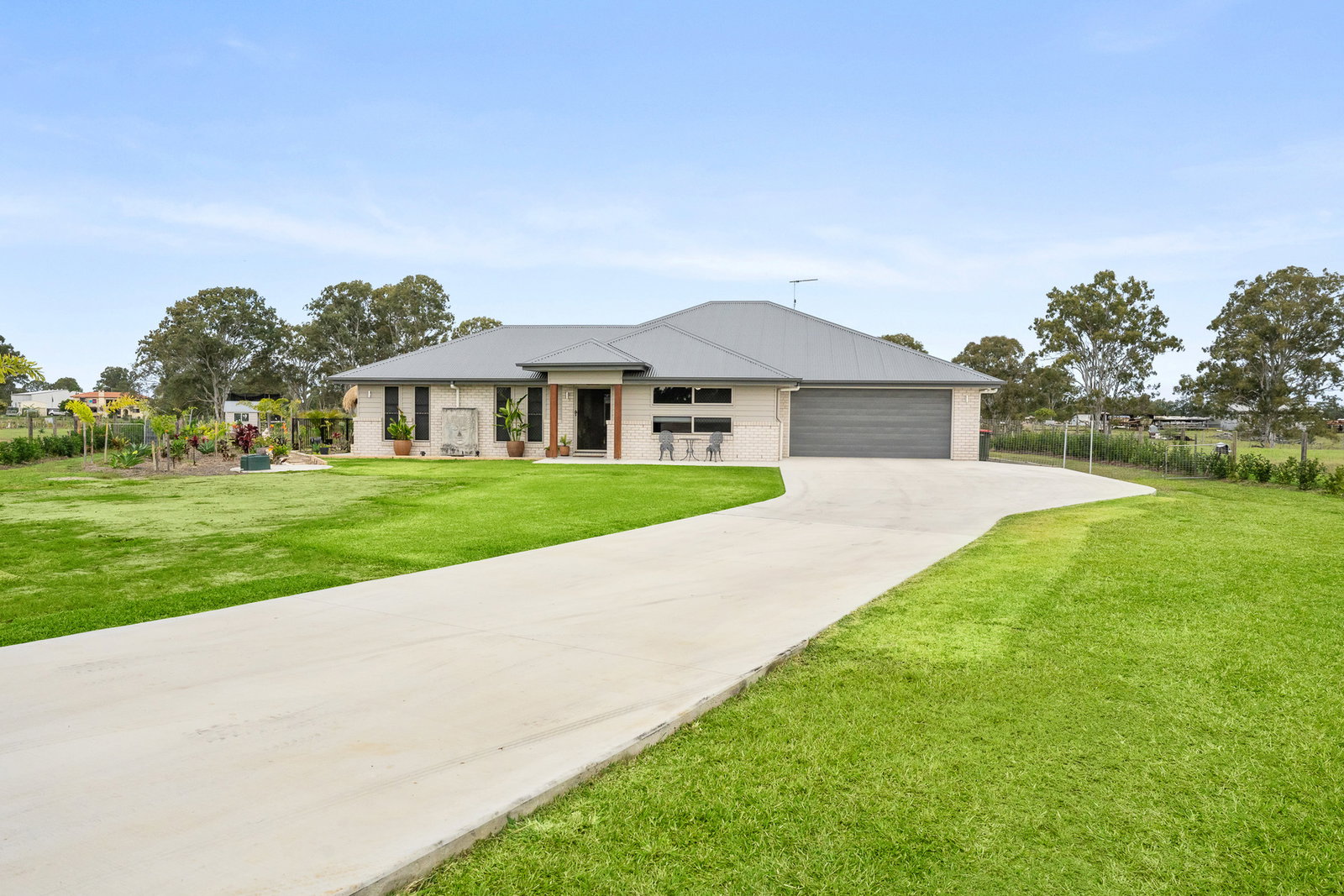 10 Phoenix Way, St Helens  QLD  4650