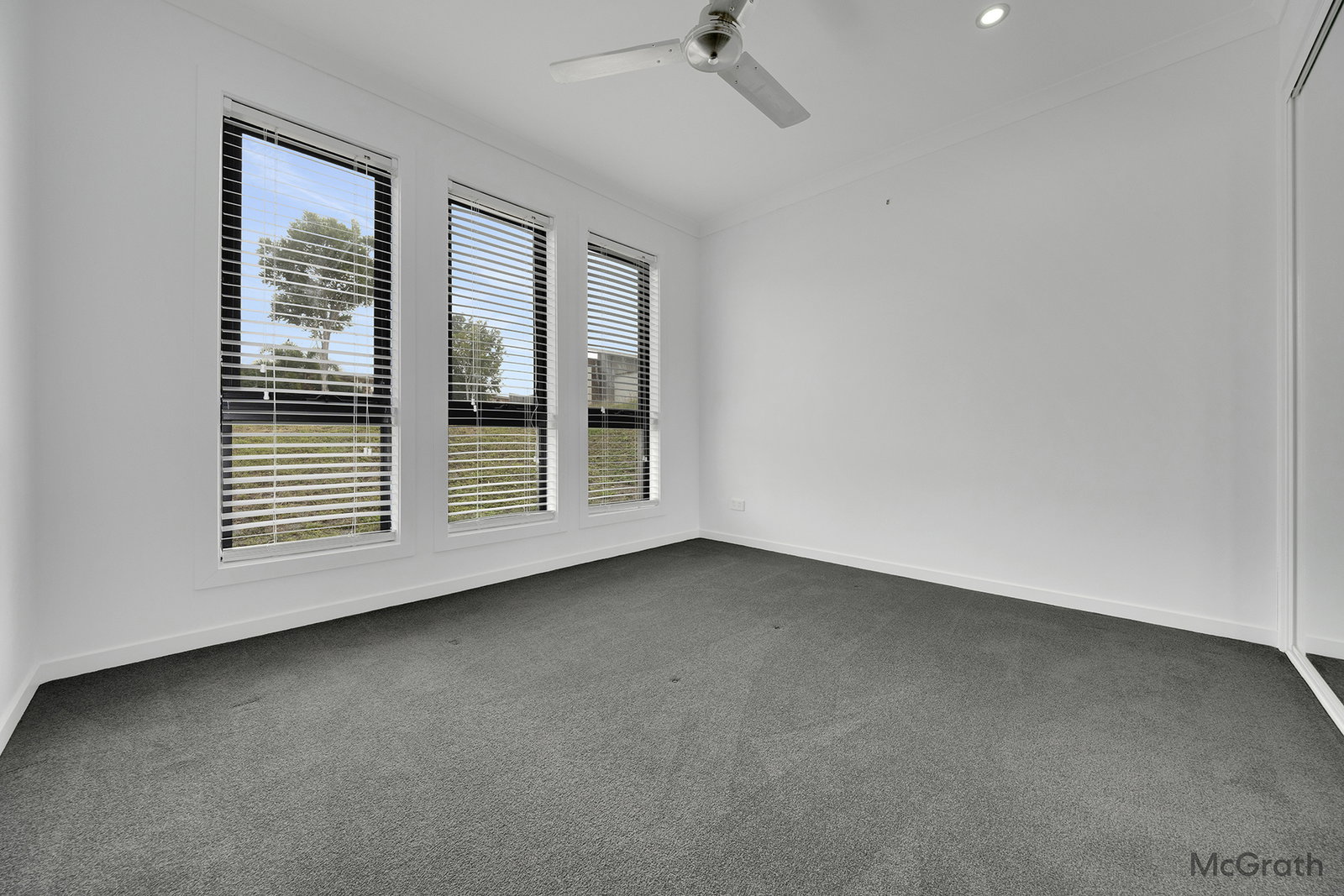 18 Giles Street, Glen Eden  QLD  4680