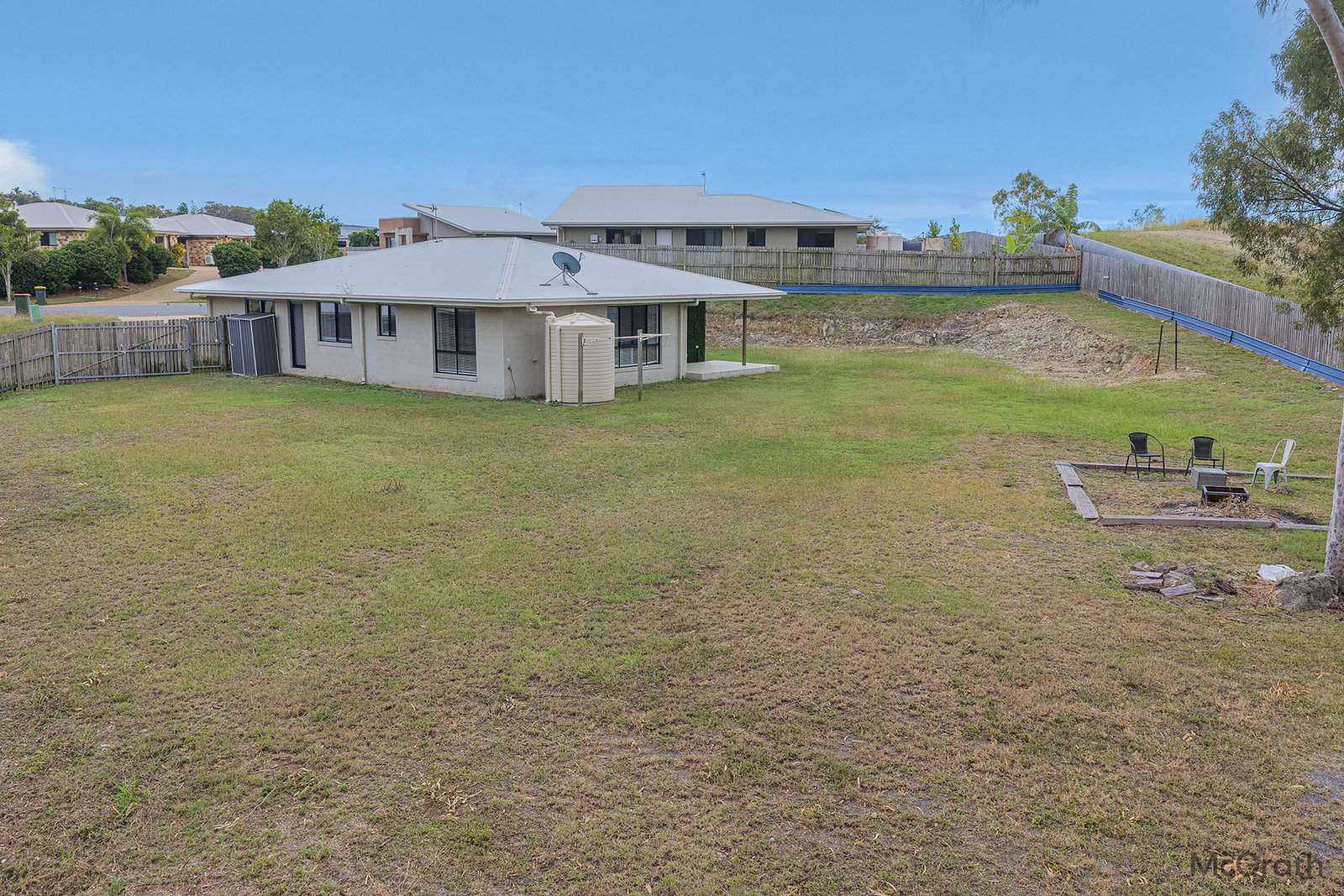 18 Giles Street, Glen Eden  QLD  4680