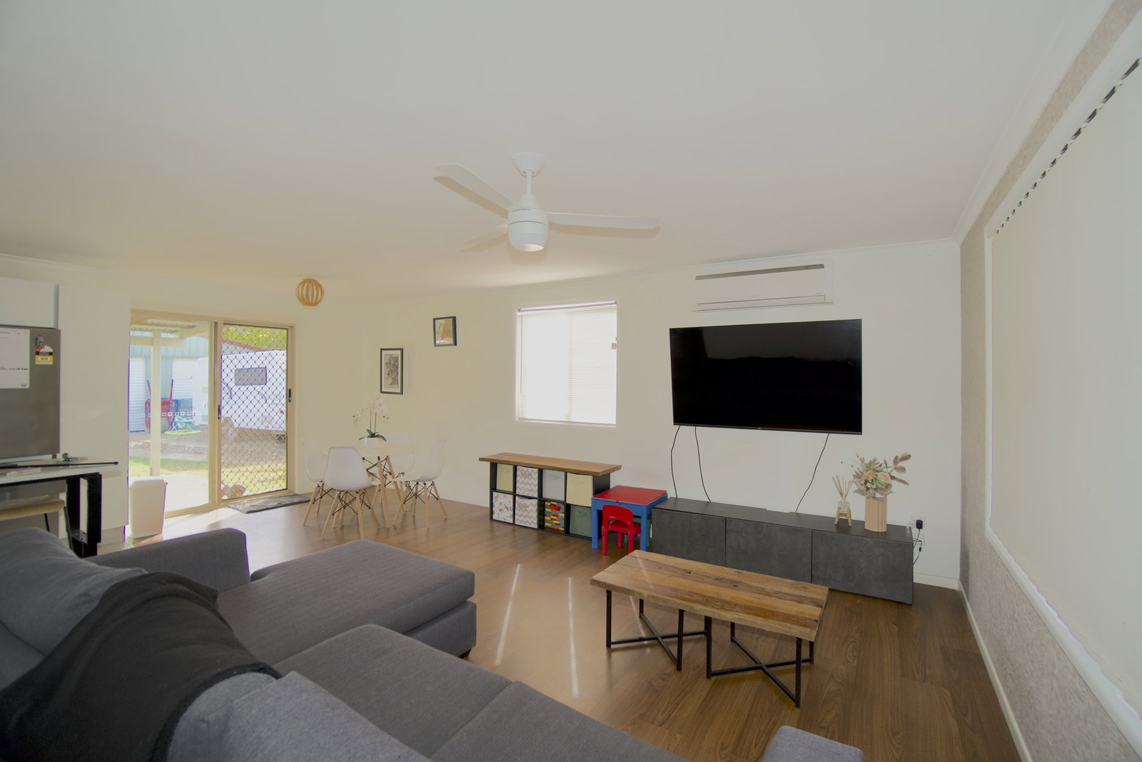 8 Paradise Avenue, Thabeban  QLD  4670