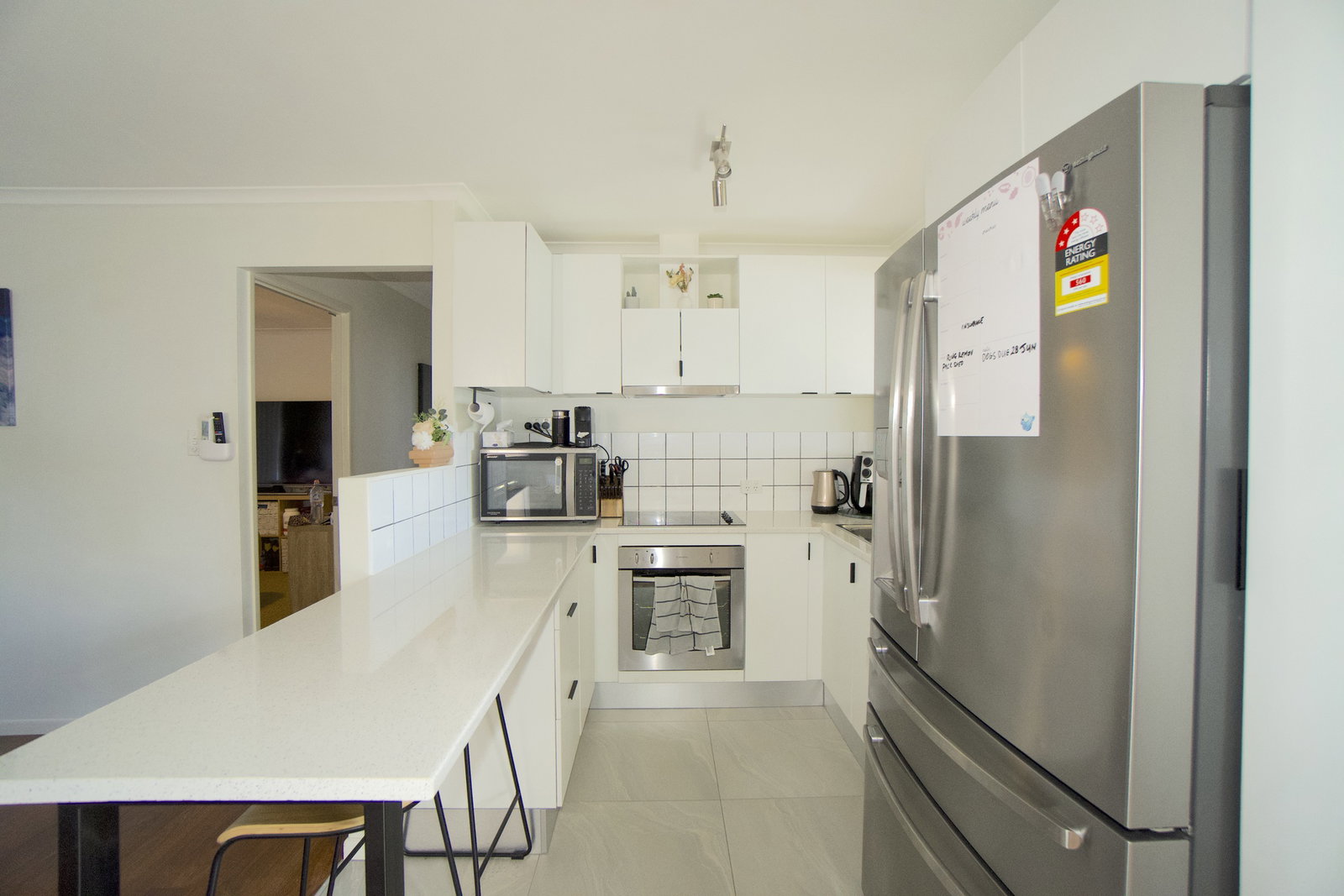 8 Paradise Avenue, Thabeban  QLD  4670