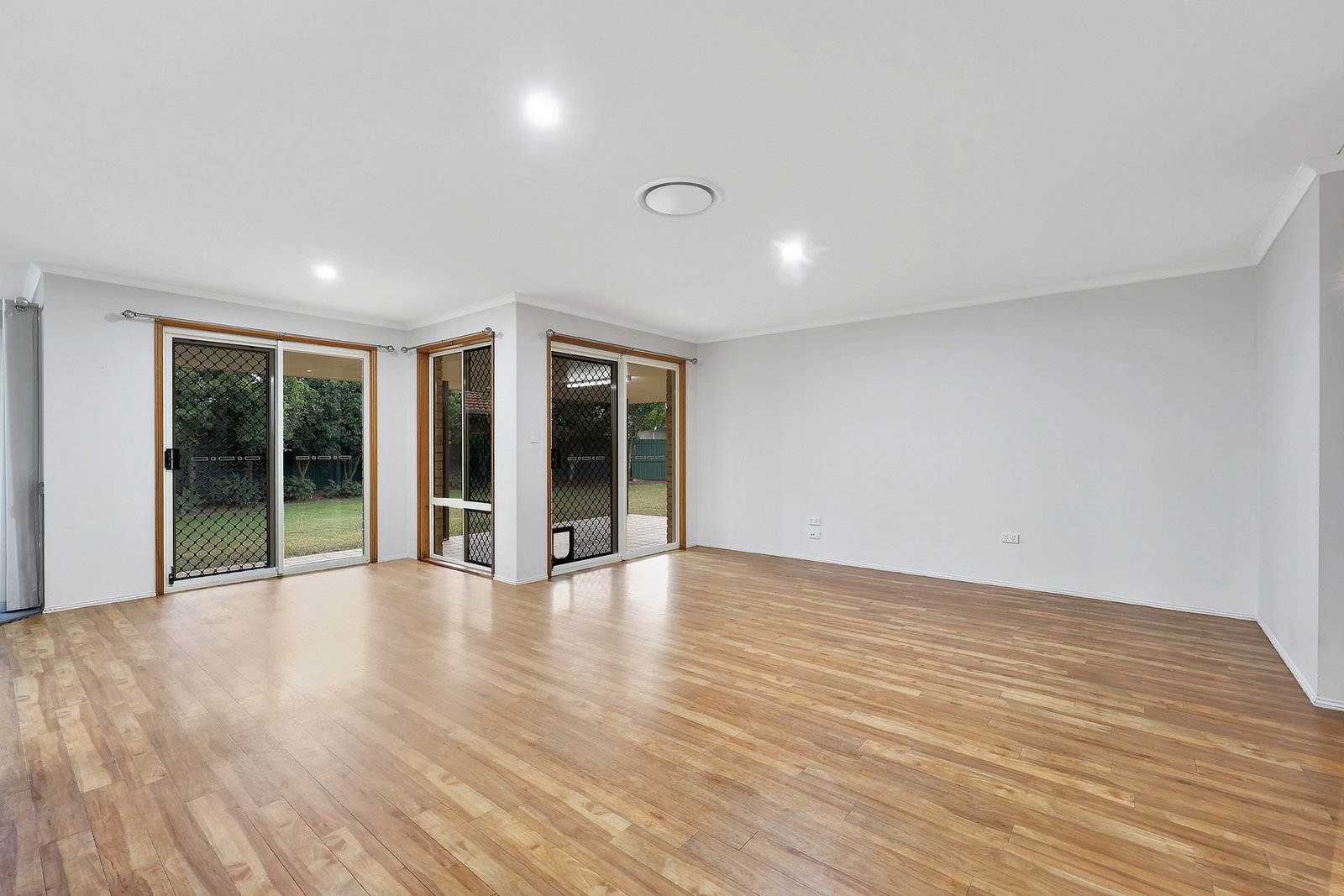 12 Palais Court, Avenell Heights  QLD  4670