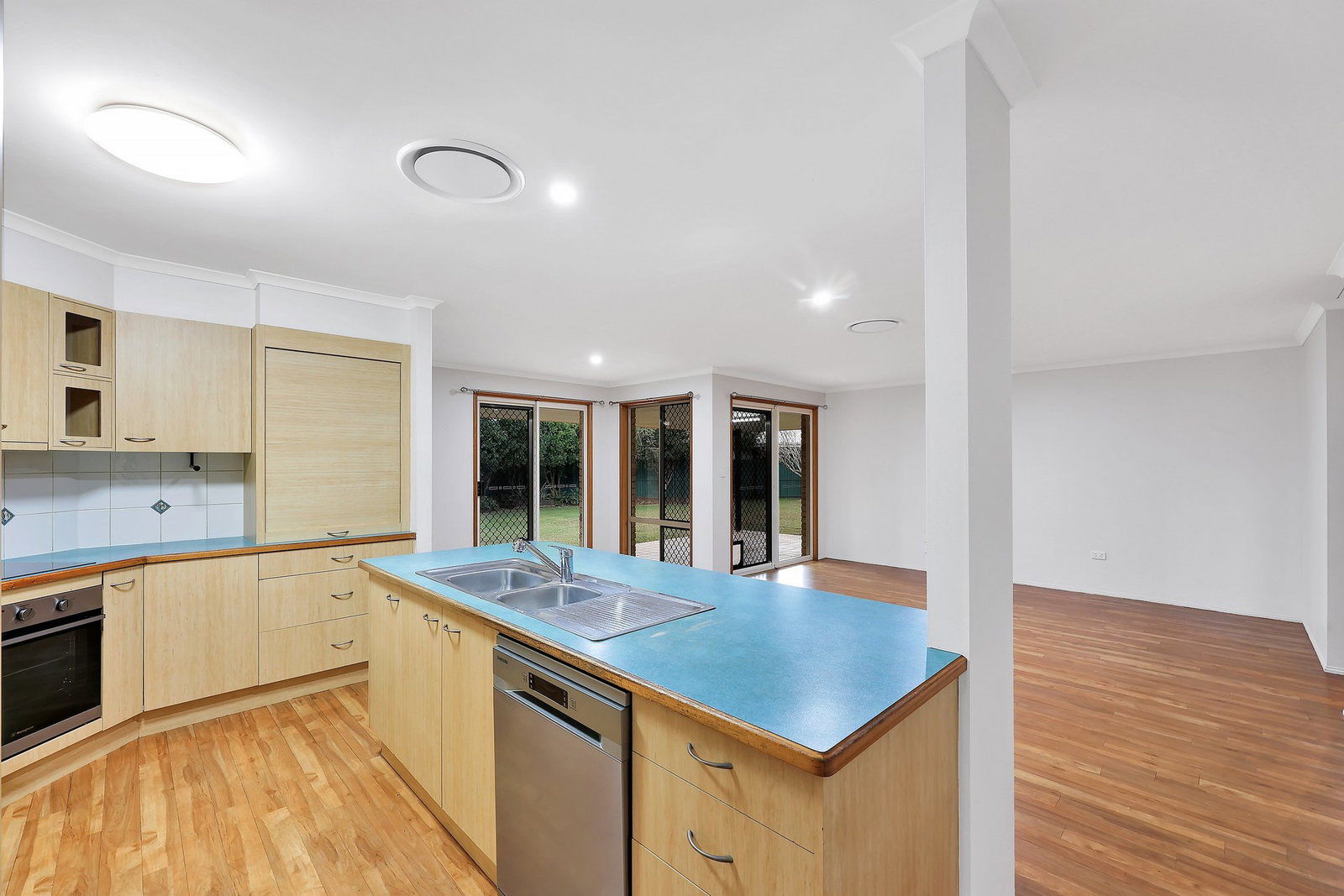 12 Palais Court, Avenell Heights  QLD  4670