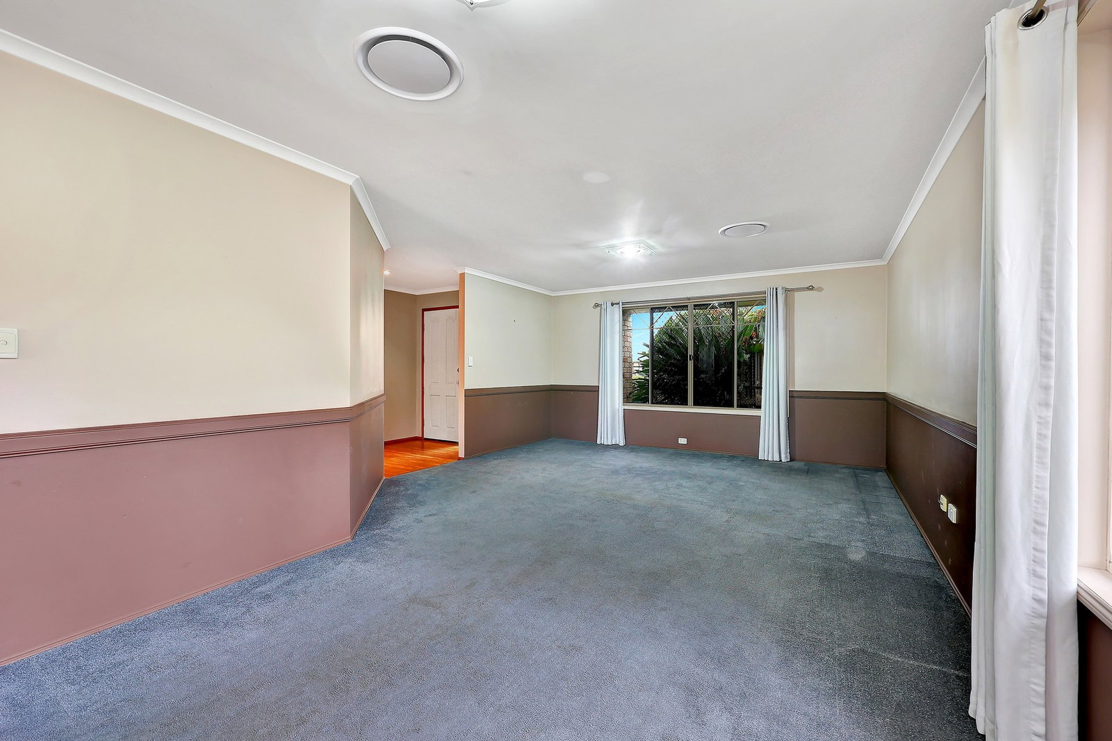 12 Palais Court, Avenell Heights  QLD  4670