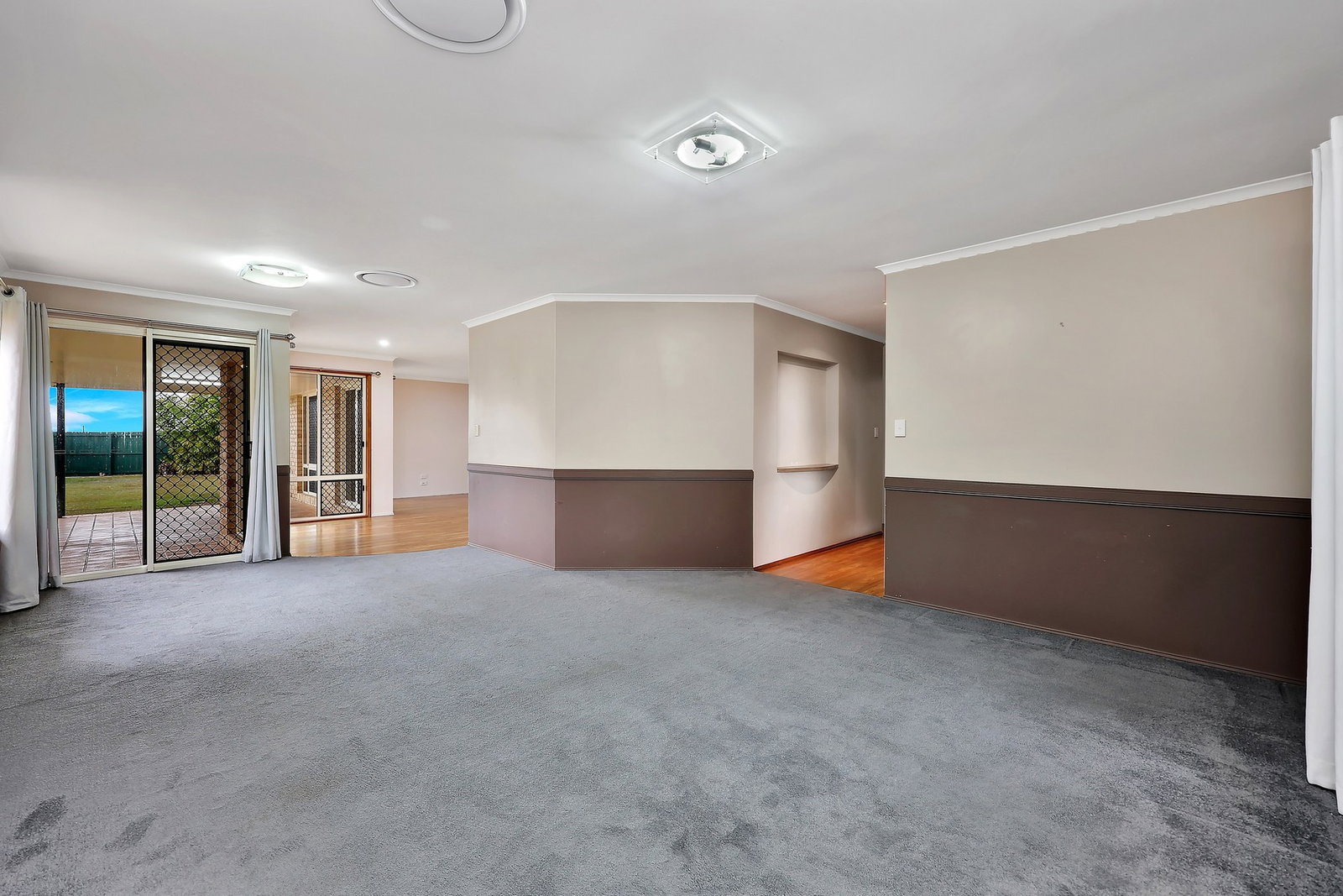 12 Palais Court, Avenell Heights  QLD  4670