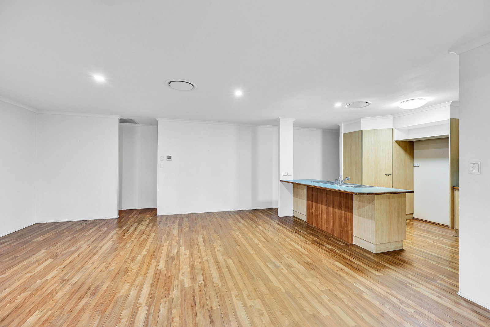 12 Palais Court, Avenell Heights  QLD  4670
