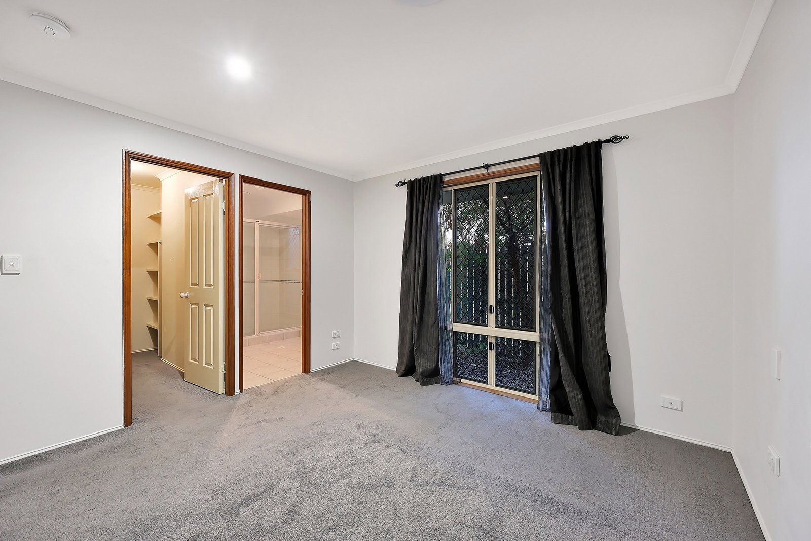 12 Palais Court, Avenell Heights  QLD  4670