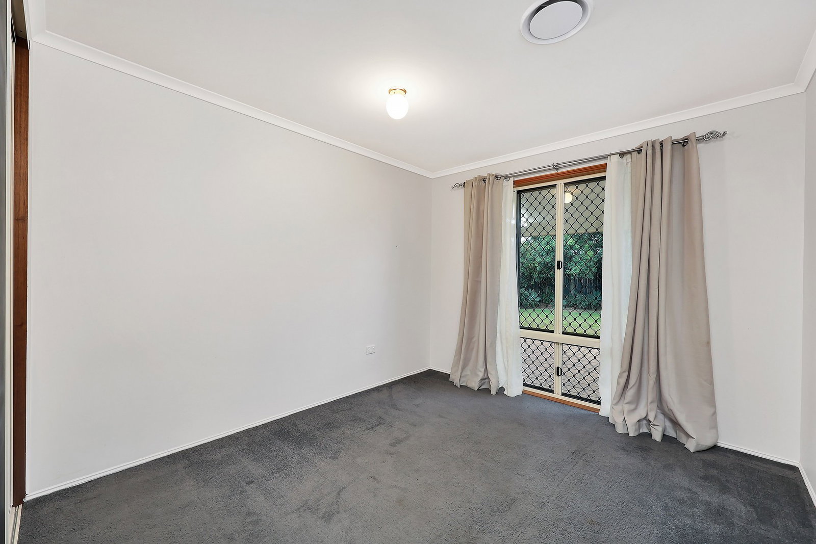 12 Palais Court, Avenell Heights  QLD  4670