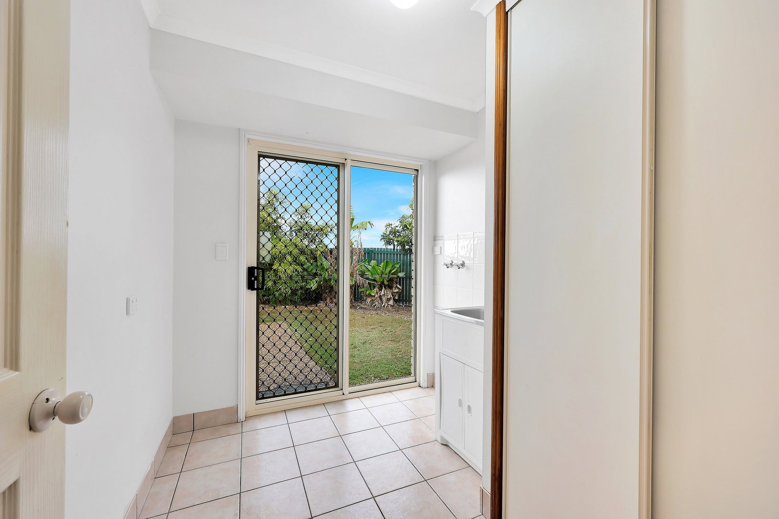 12 Palais Court, Avenell Heights  QLD  4670