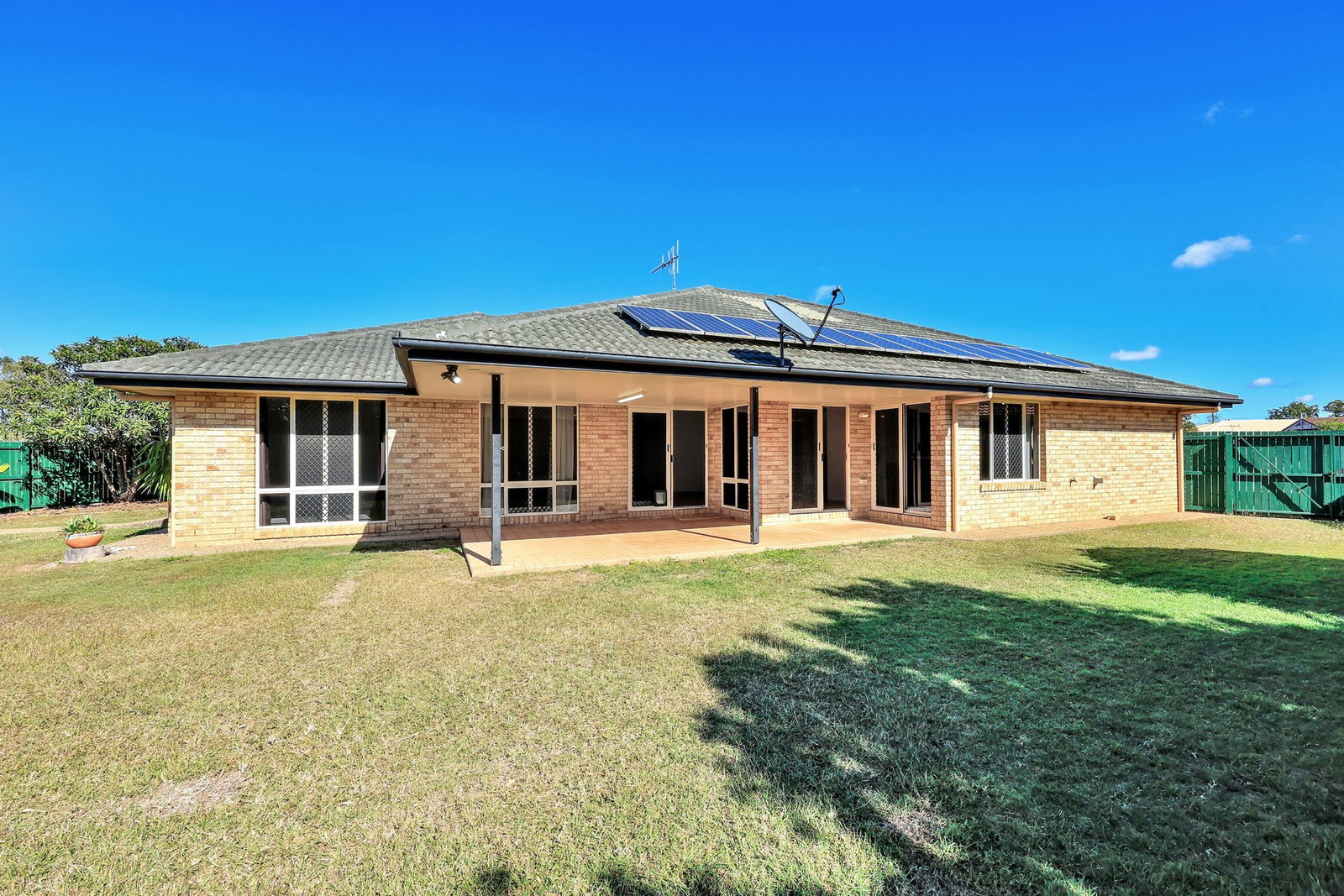 12 Palais Court, Avenell Heights  QLD  4670