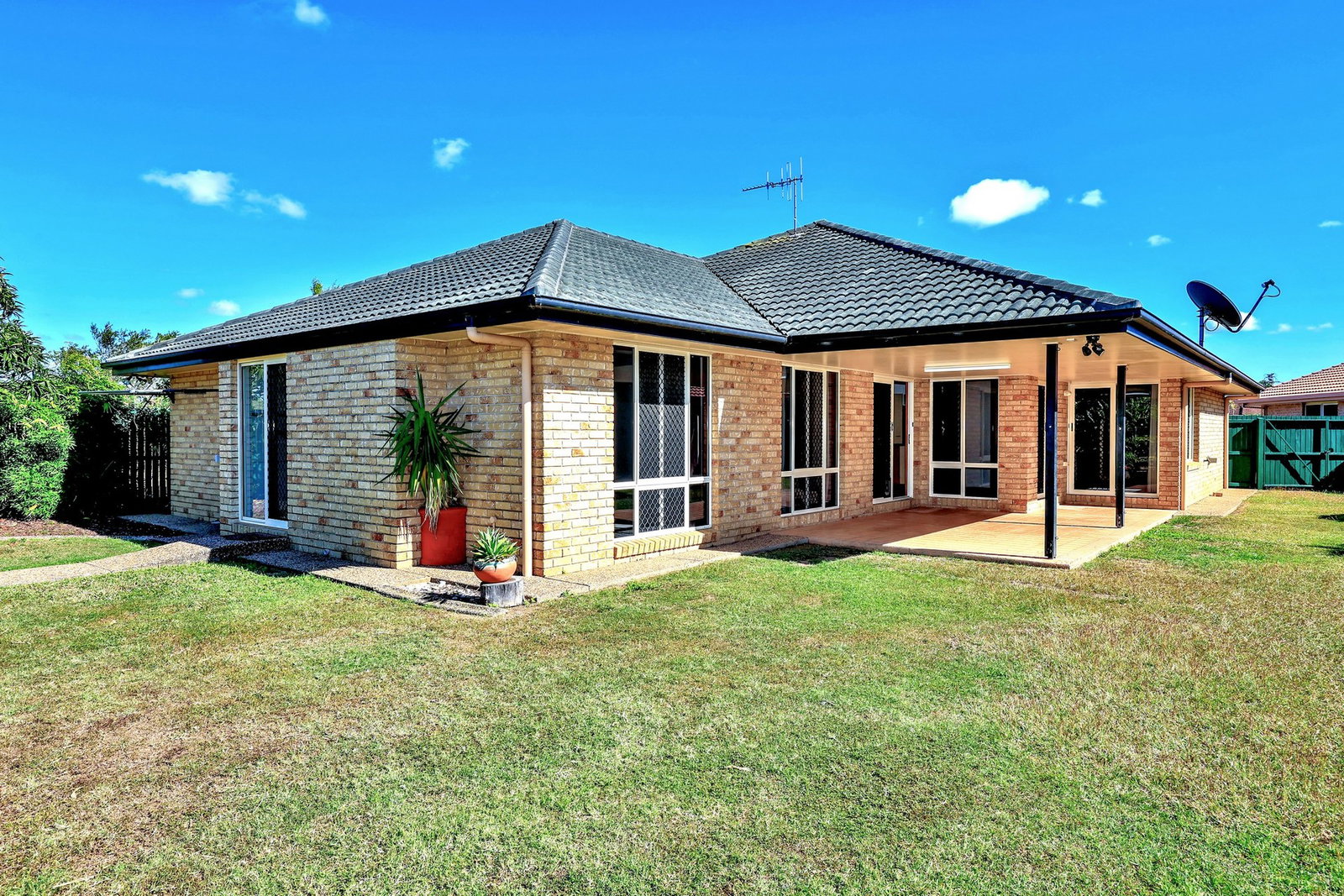 12 Palais Court, Avenell Heights  QLD  4670