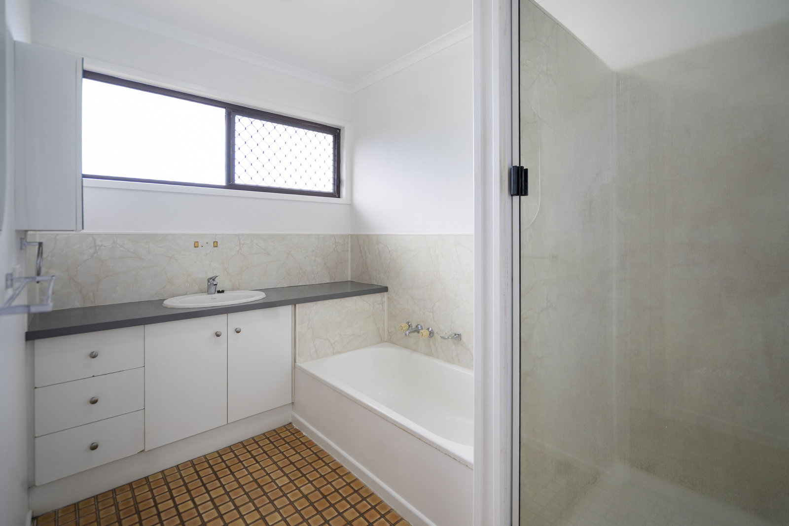 27 Mccavanagh Street, Bargara  QLD  4670