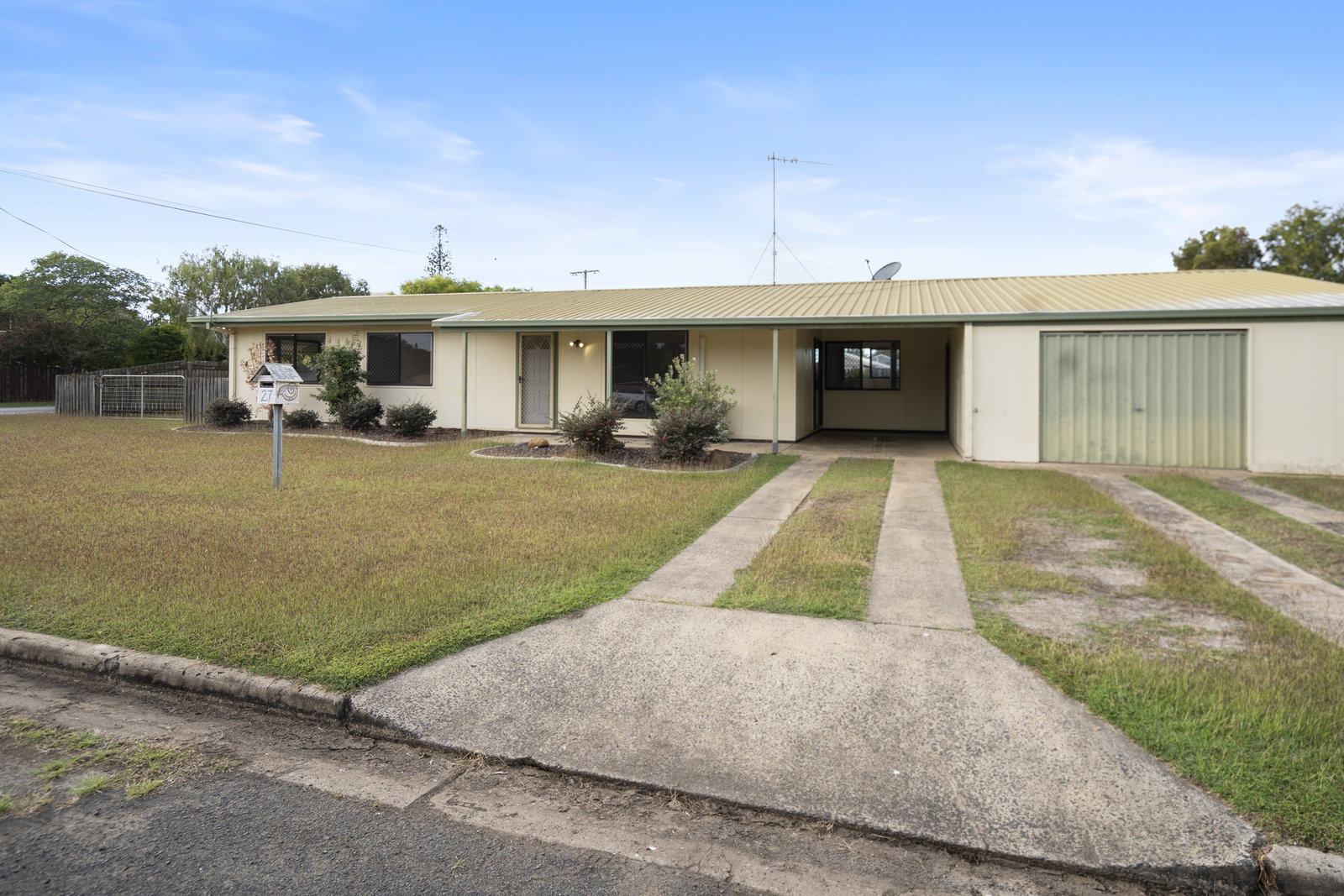 27 Mccavanagh Street, Bargara  QLD  4670