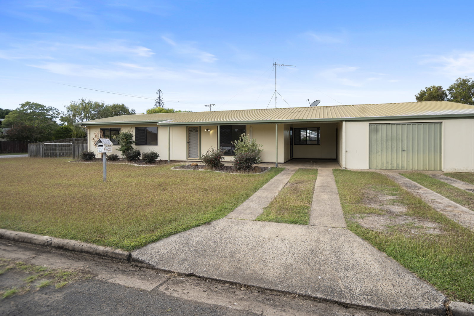 27 Mccavanagh Street, Bargara  QLD  4670