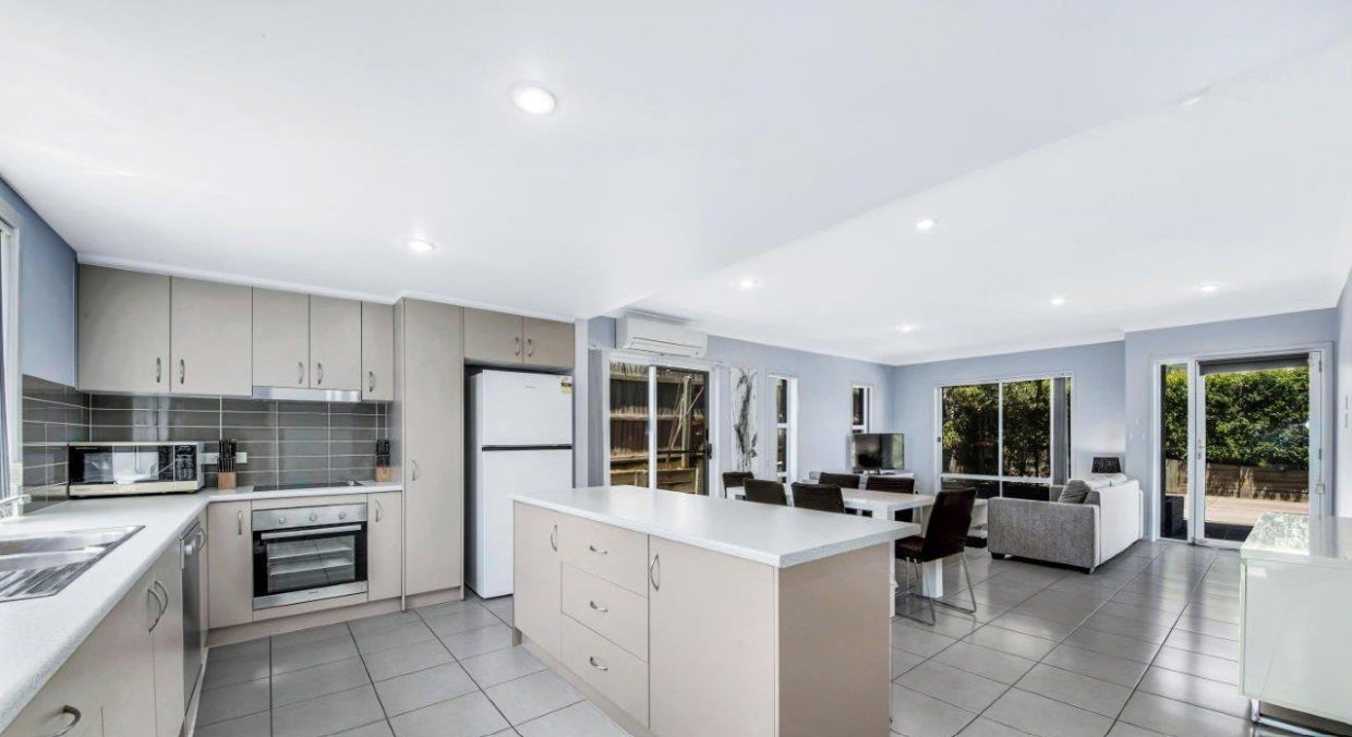 2/36 Scenery Street, West Gladstone  QLD  4680