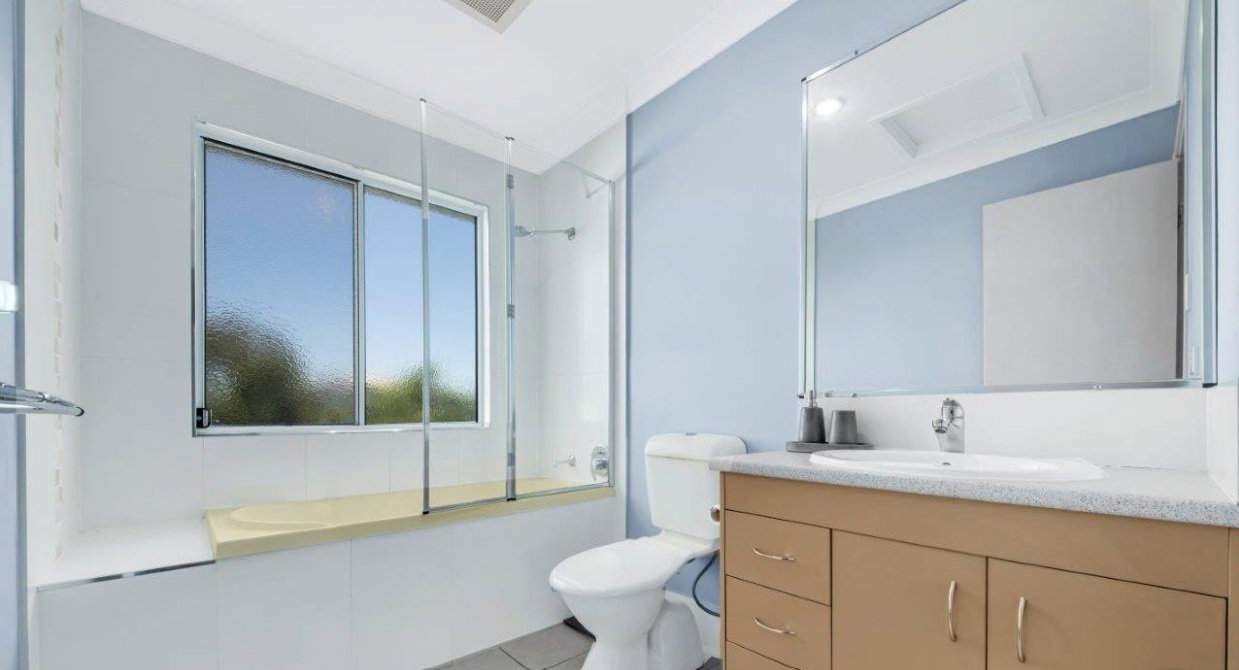 2/36 Scenery Street, West Gladstone  QLD  4680