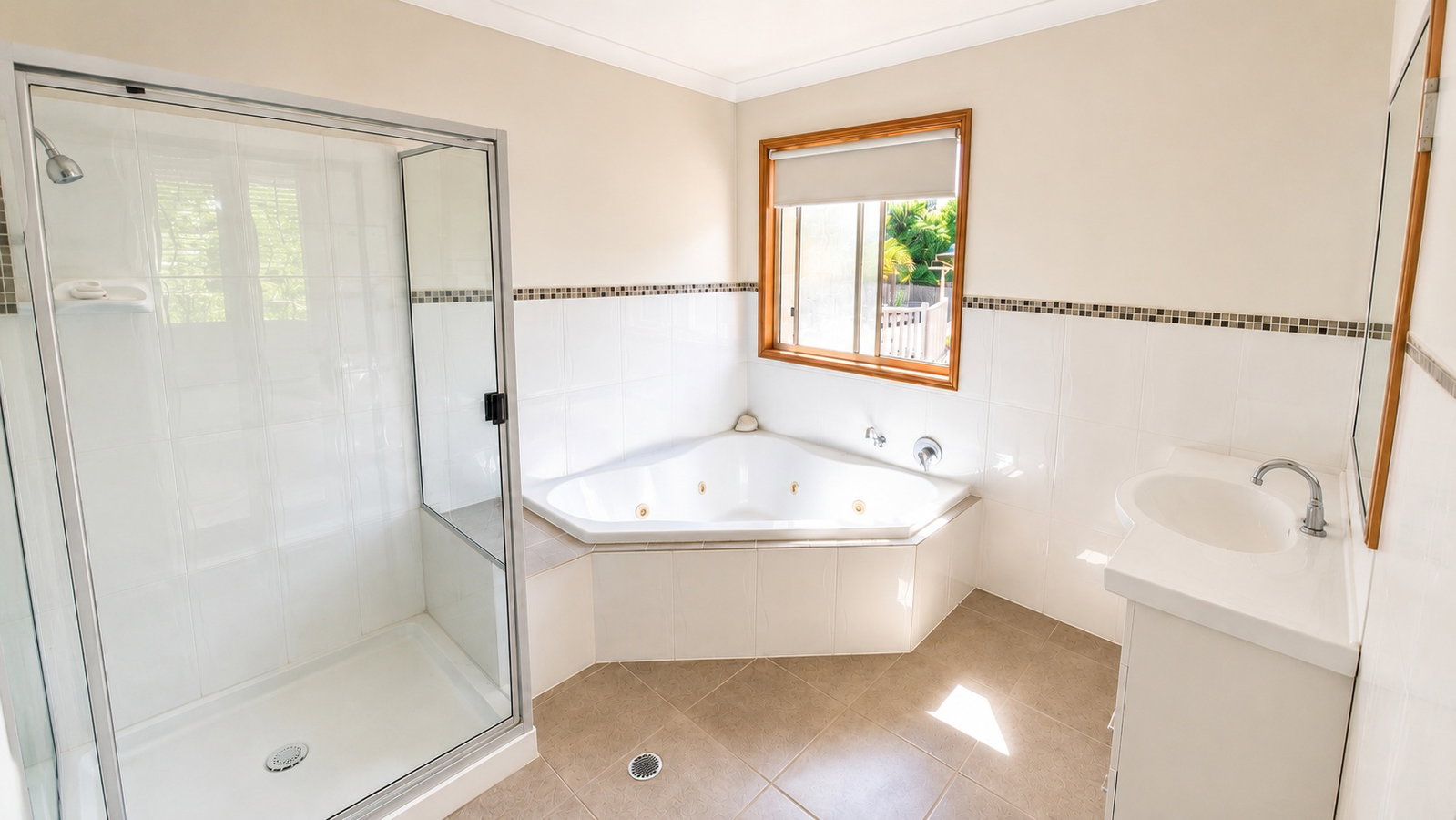 5 Webster Court, Agnes Water  QLD  4677